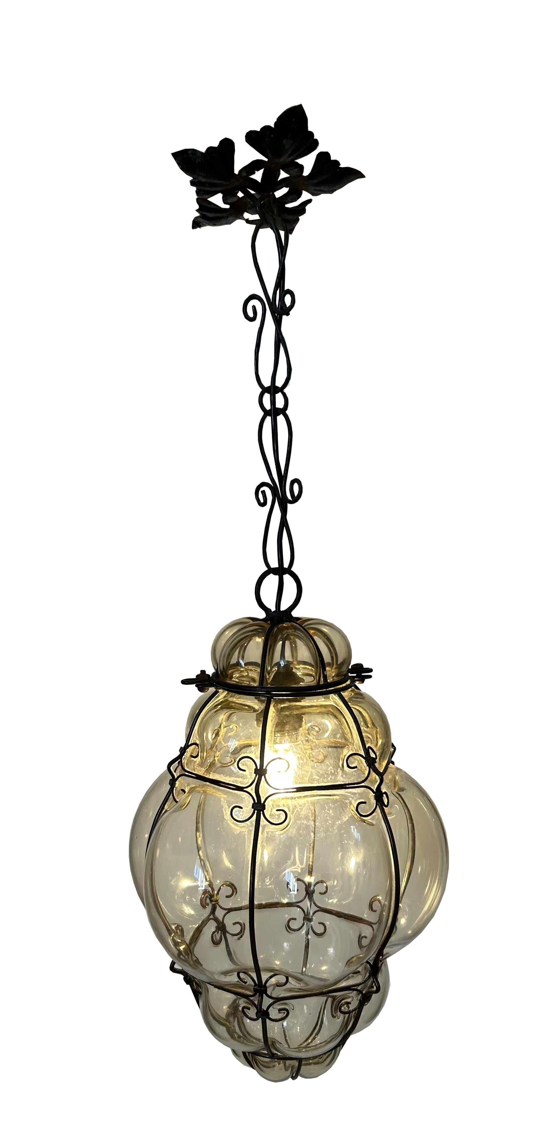 Venetian Magic Lanterns, Pair of Elegant Murano Pendants, 1980's For Sale 1