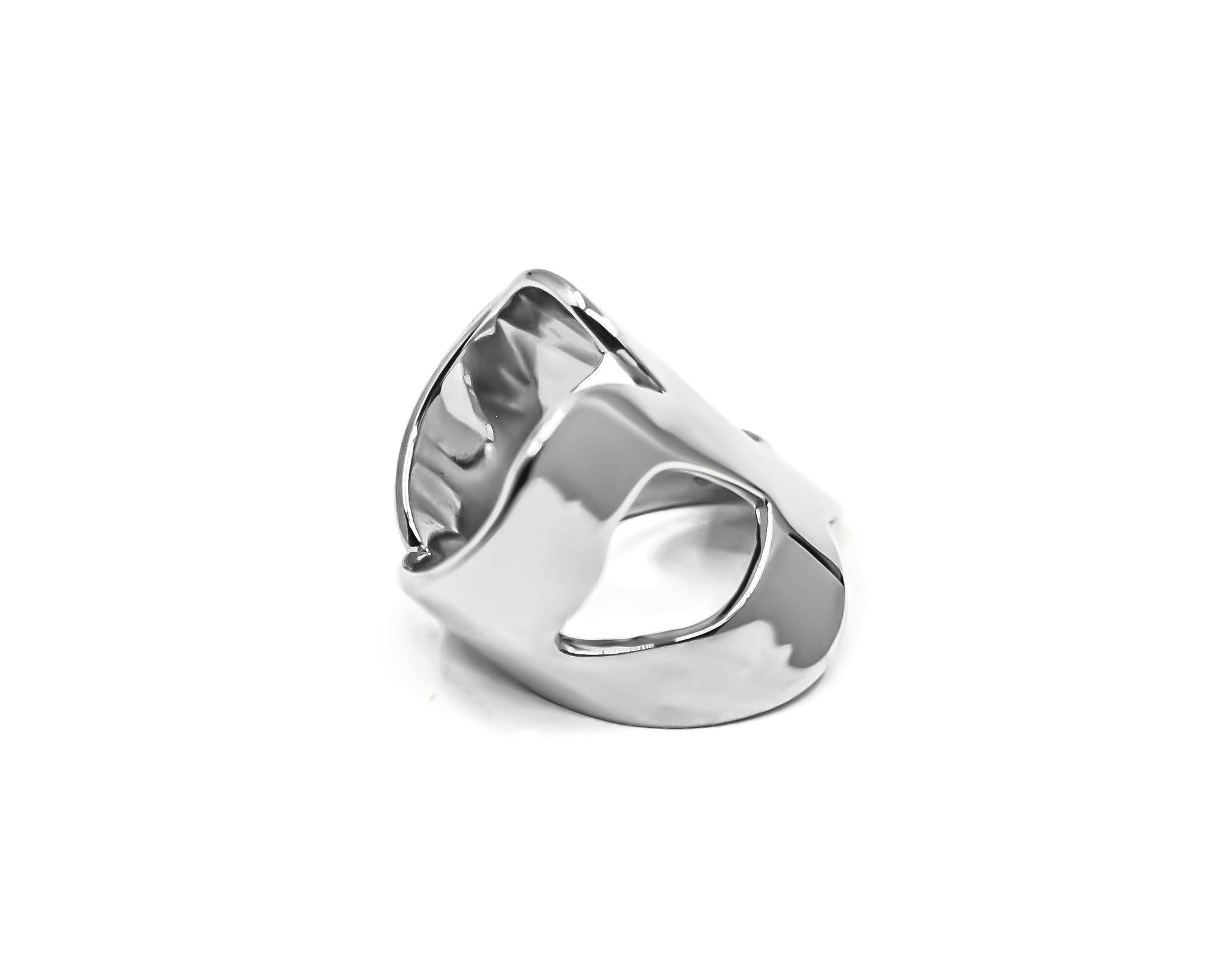 Contemporary Venetian Mask Italian Style Ring in 18kt White Gold For Sale