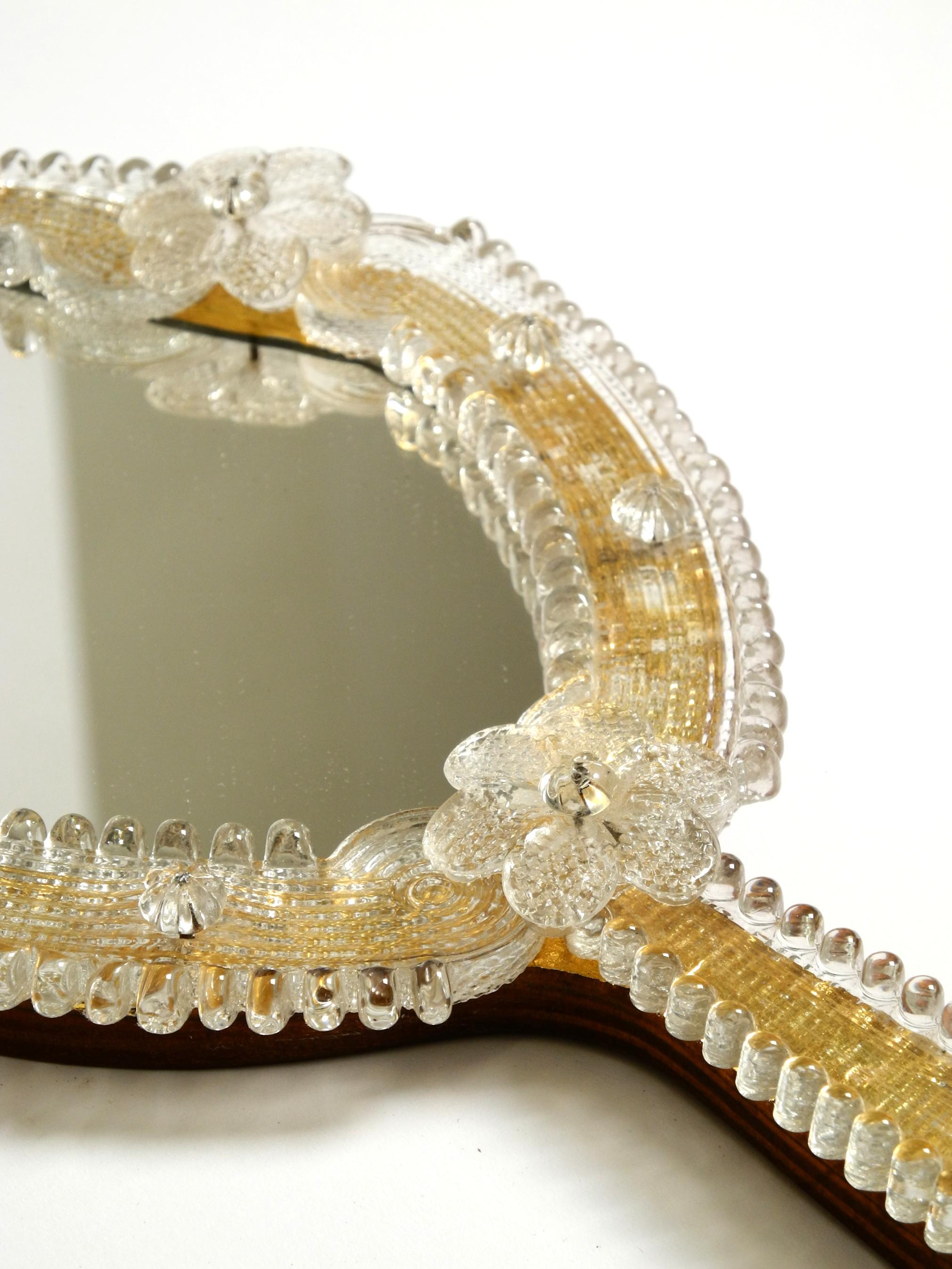 Venetian Mid-Century hand or wall mirror with Murano glass rosettes For Sale 9