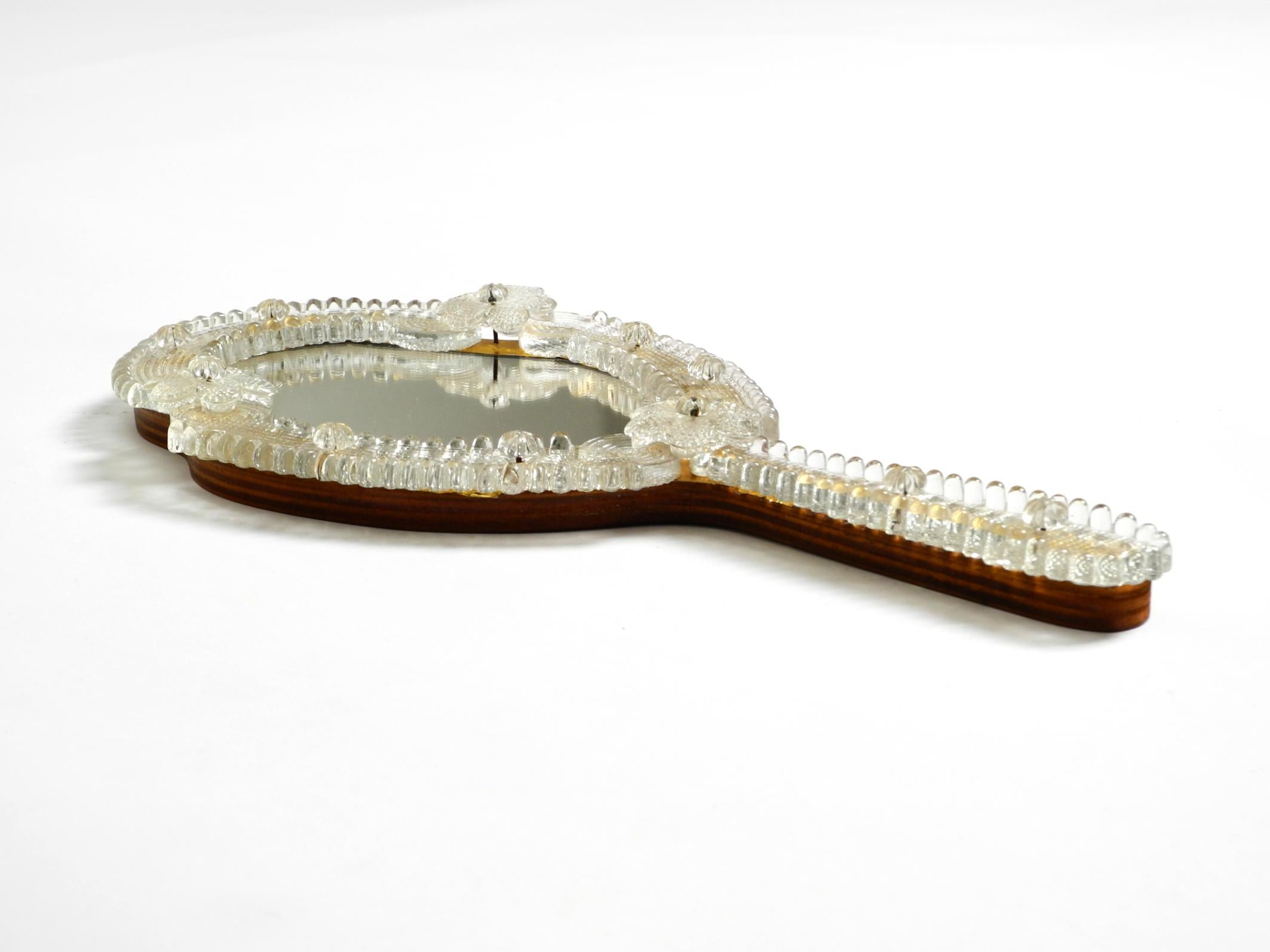 Venetian Mid-Century hand or wall mirror with Murano glass rosettes In Good Condition For Sale In München, DE