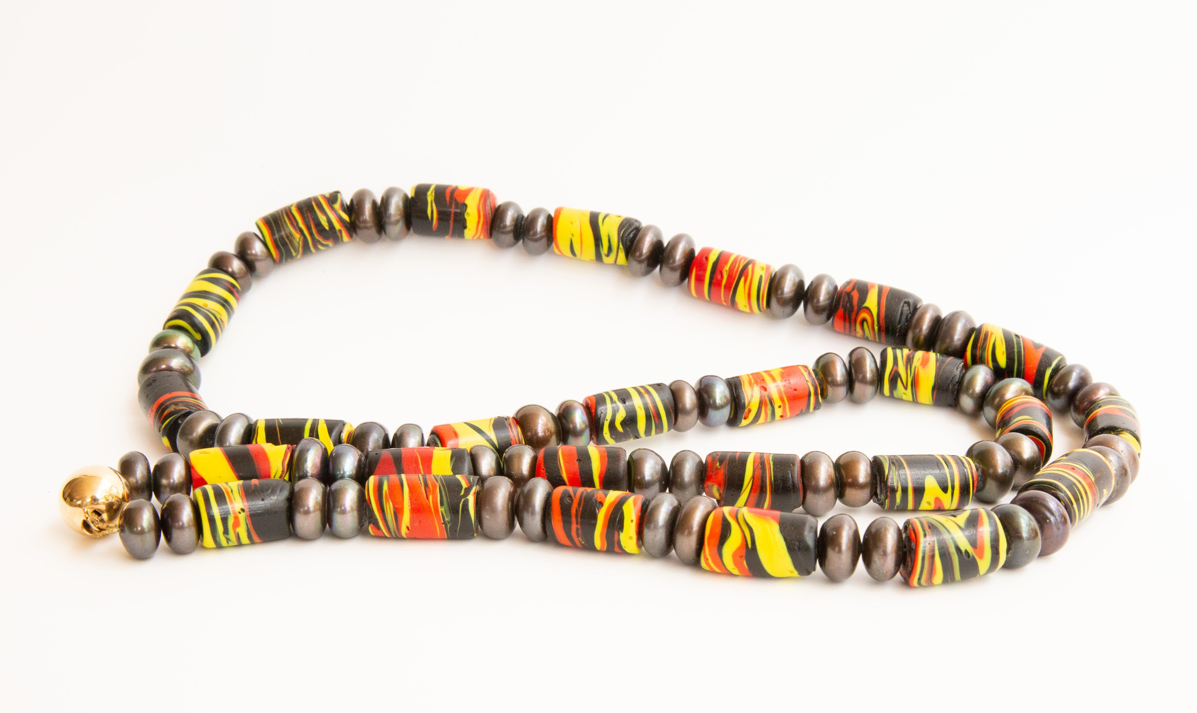 Collier de perles de verre Millefiori vénitien avec fermoir en or 14 carats Bon état - En vente à Arnhem, NL