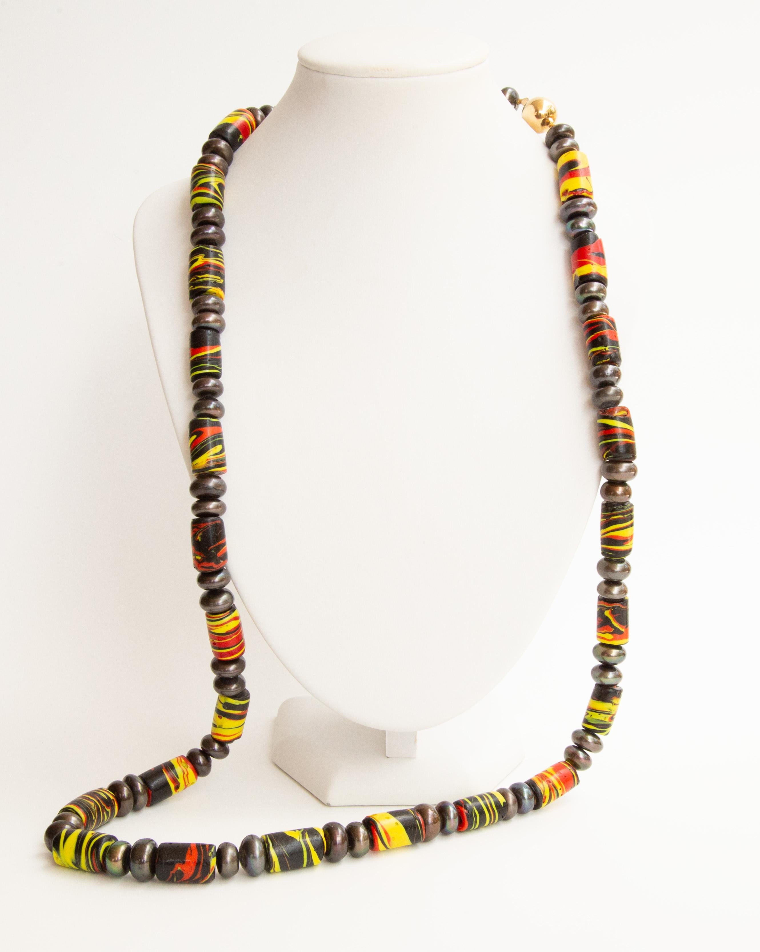 Collier de perles de verre Millefiori vénitien avec fermoir en or 14 carats en vente 3