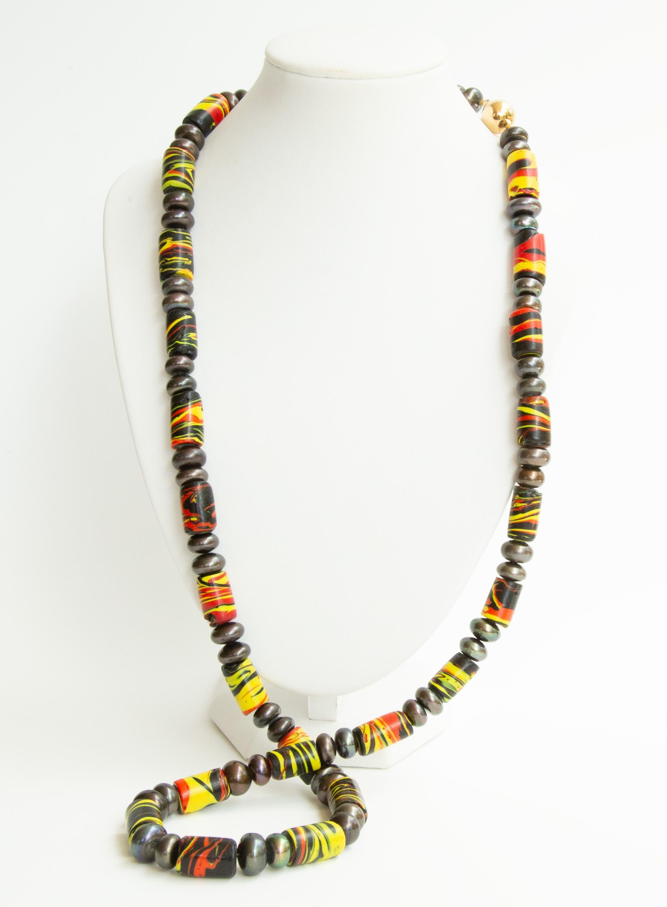 Collier de perles de verre Millefiori vénitien avec fermoir en or 14 carats en vente 4