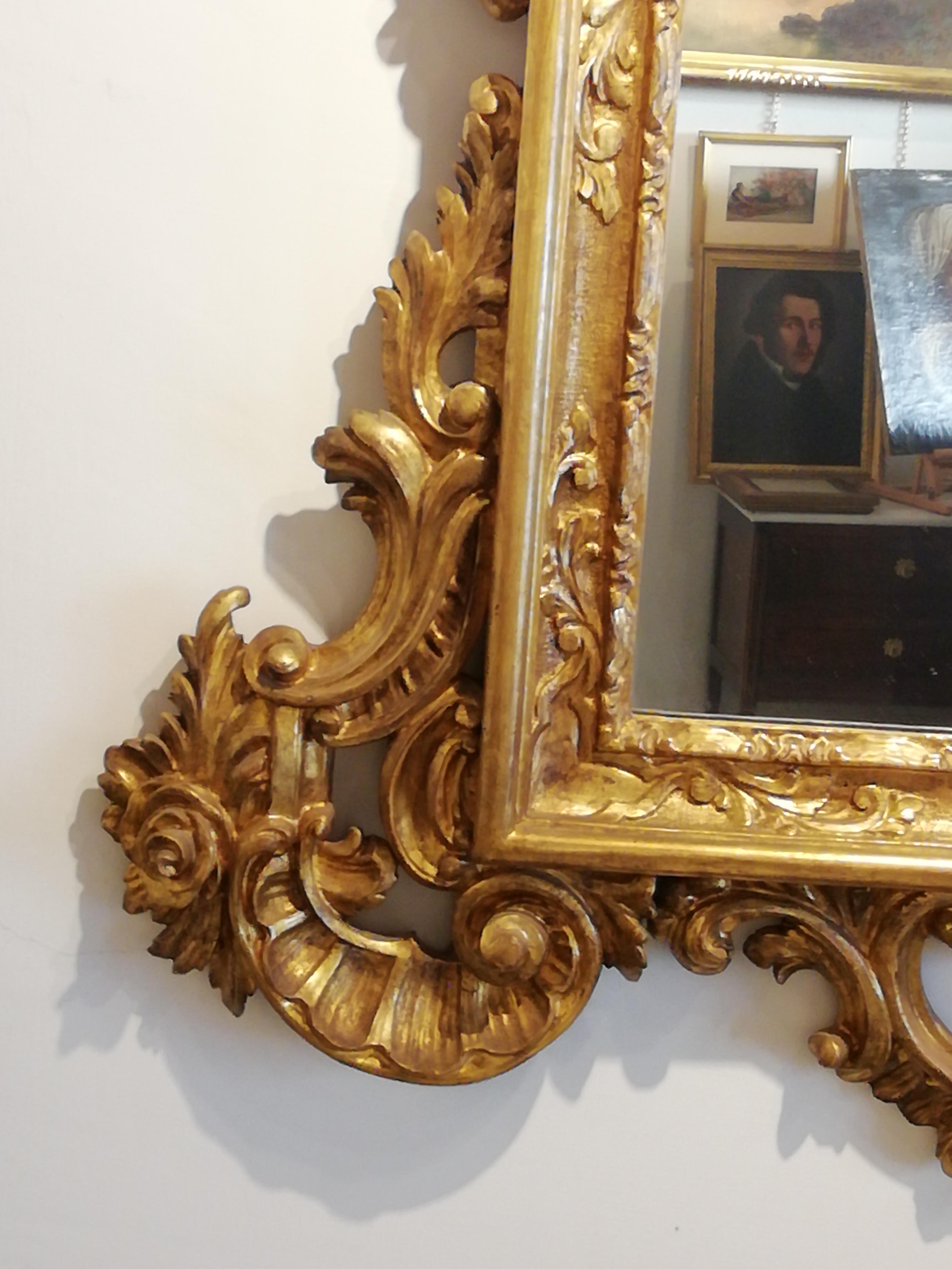Mid-20th Century Venetian Mirror, Carved Golden Wood Gold Leaf Italian Manufacture, 20th Century For Sale