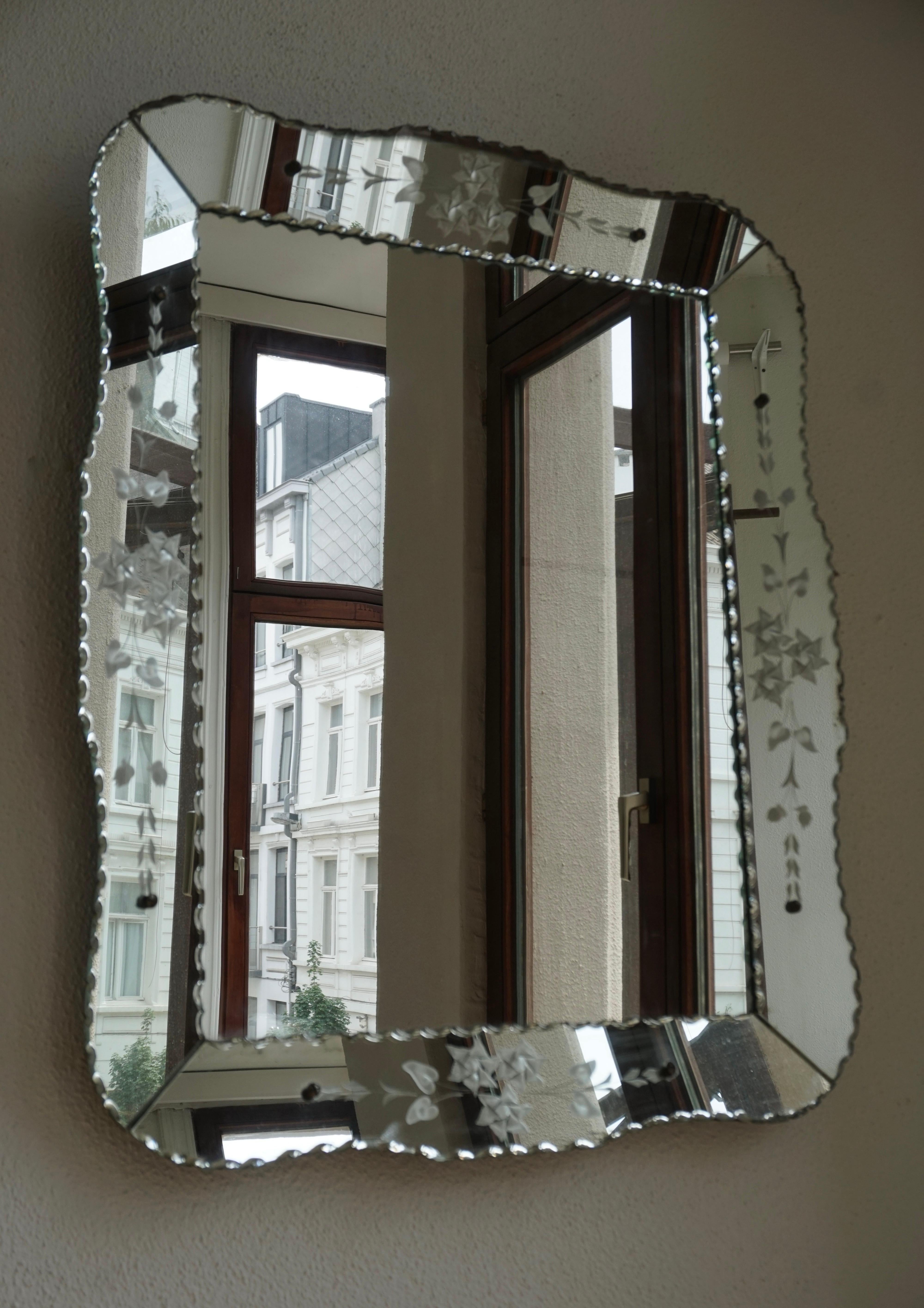 Venetian Mirror In Good Condition In Antwerp, BE