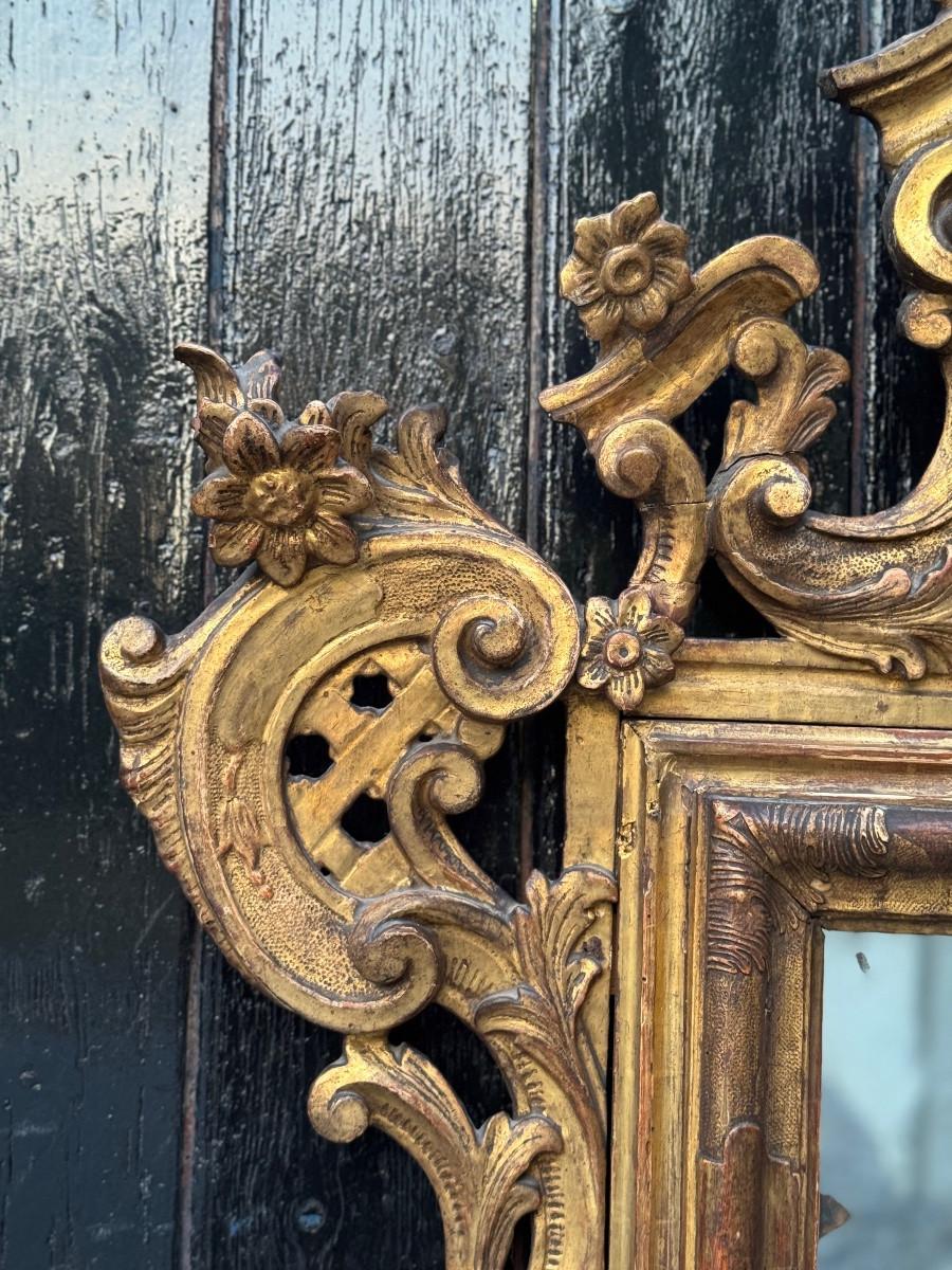 18th Century and Earlier Venetian mirror in carved and gilded wood, circa 1880 For Sale