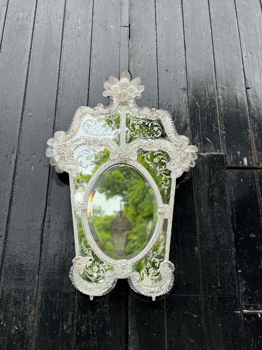 Venetian mirror in colourless Murano glass, circa 1940 In Excellent Condition For Sale In Honnelles, WHT