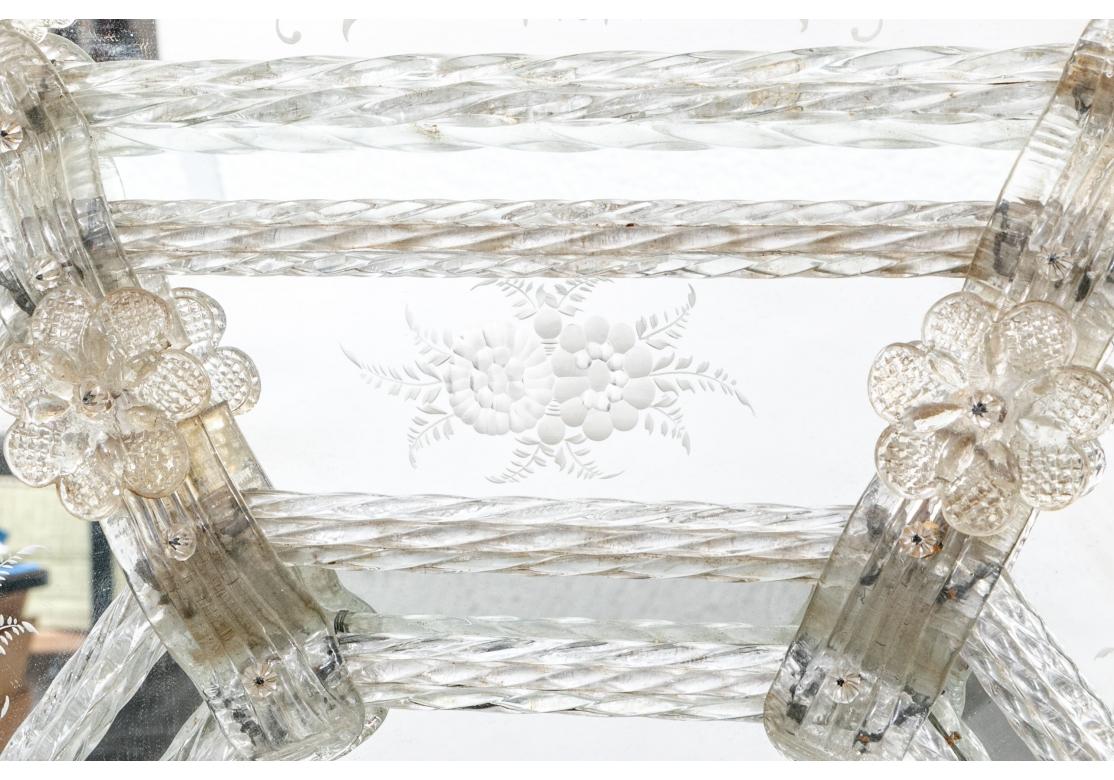 Venezianischer Spiegel mit geätzten verzierten Paneelen zur Restaurierung im Angebot 2