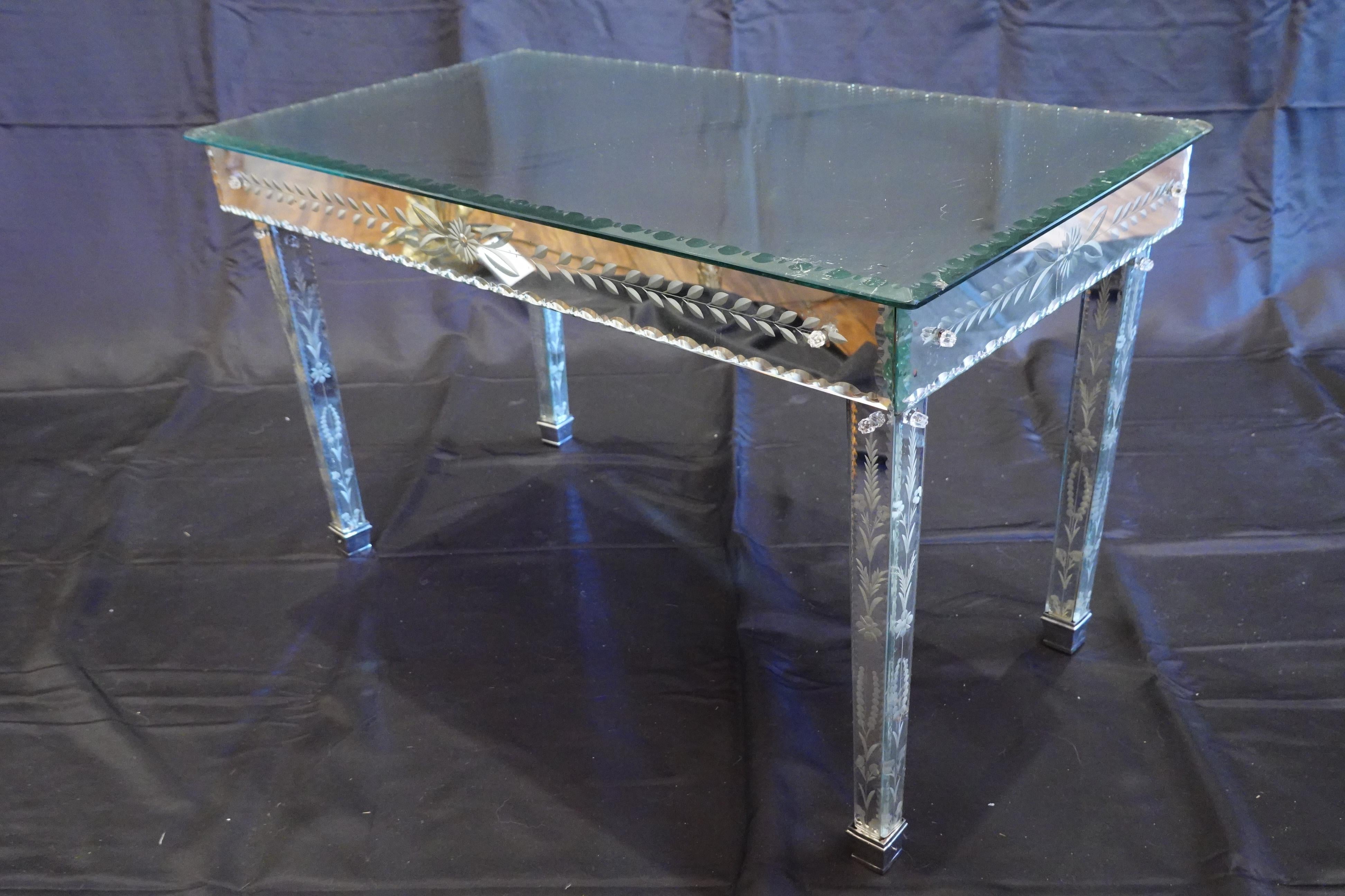 Venetian coffee table made of Murano cut glass by the Italian company S.A.L.I.R. Murano (