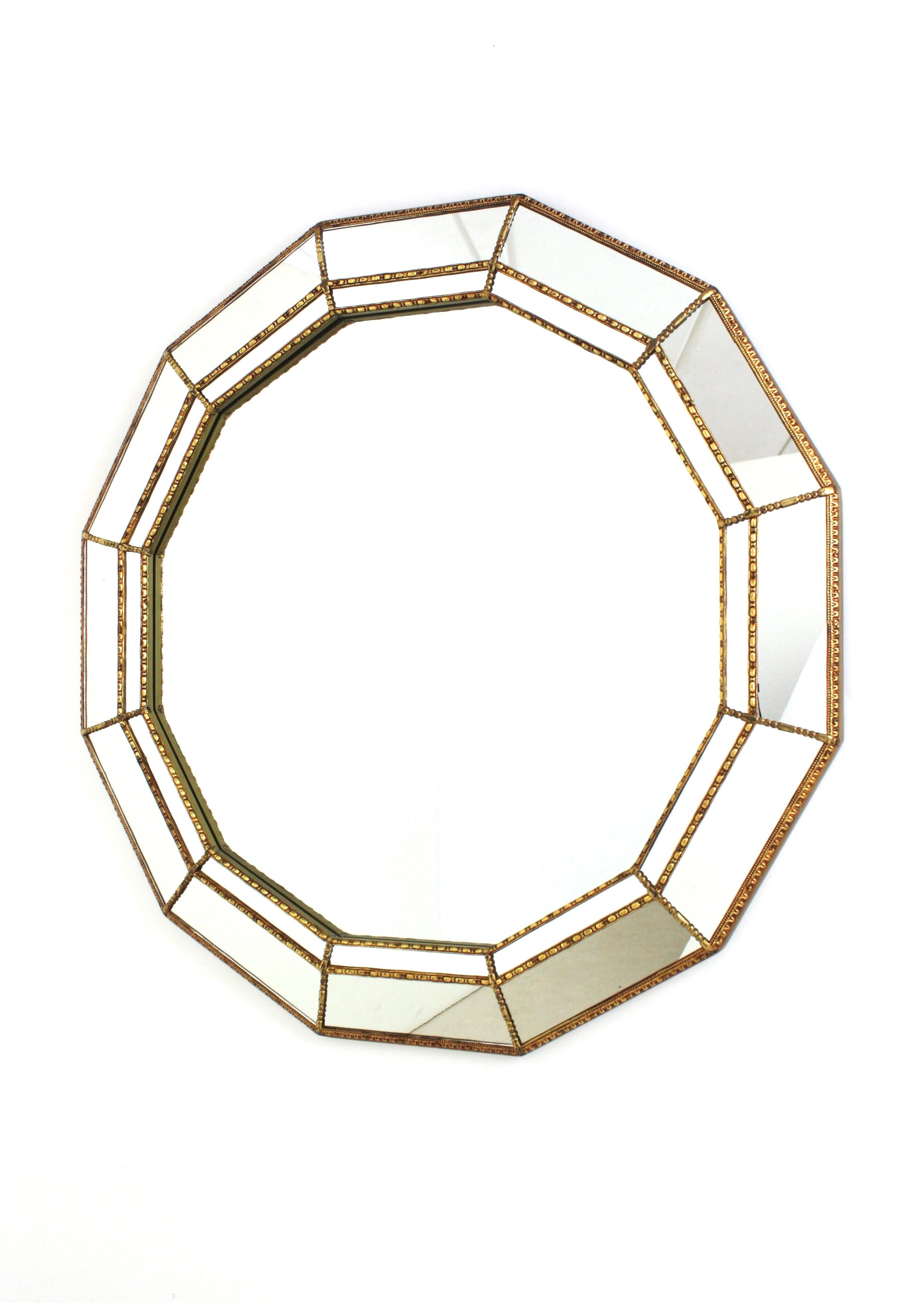 Miroir mural dodécagonal moderne vénitien avec détails en laiton, années 1960 en vente 2