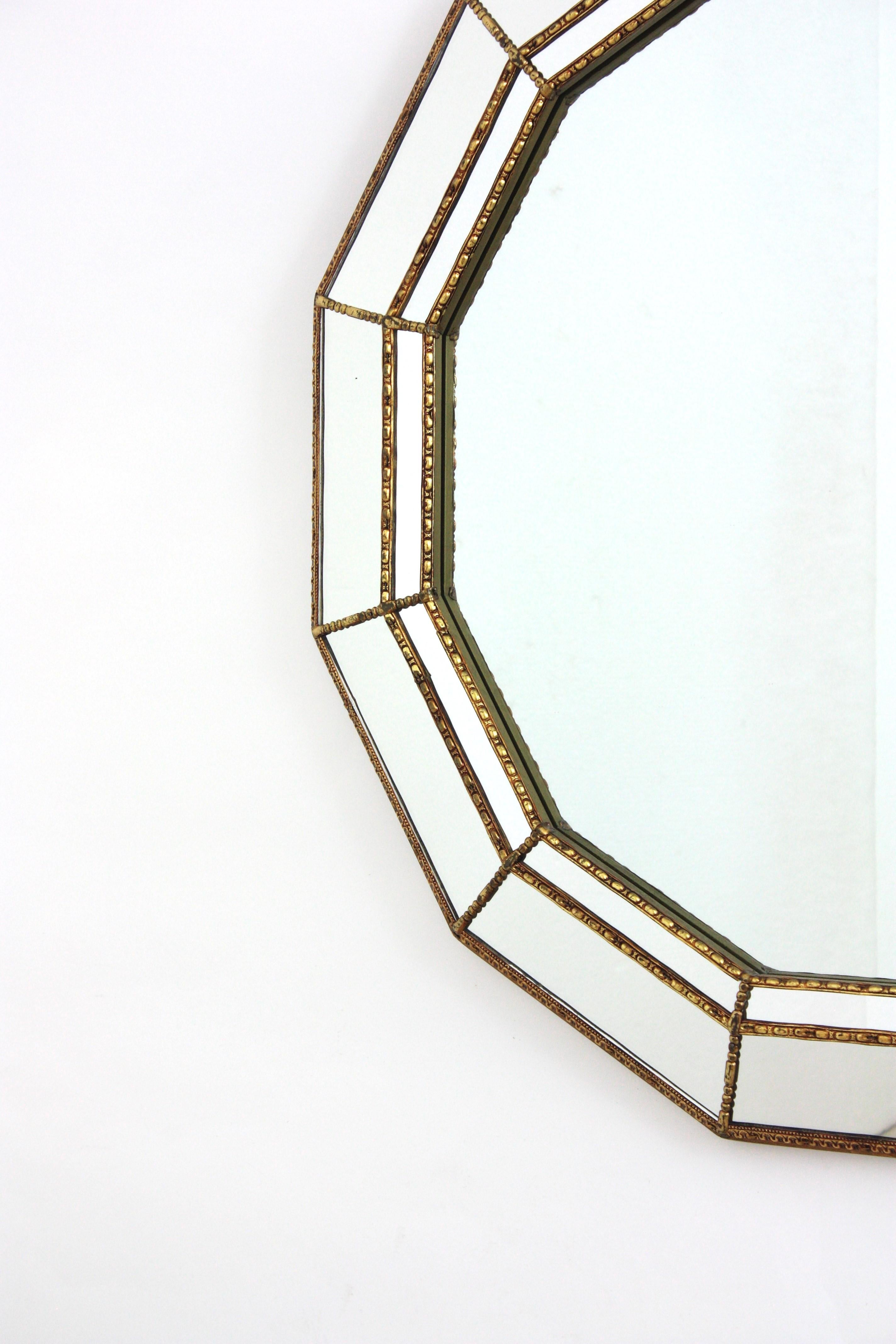 Miroir mural dodécagonal moderne vénitien avec détails en laiton, années 1960 en vente 1