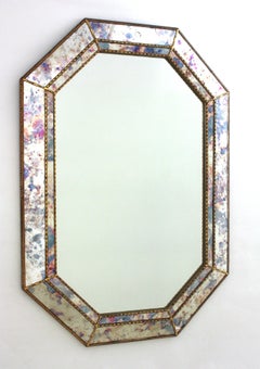Specchio ottagonale moderno veneziano con vetro rosa e viola e dettagli in ottone