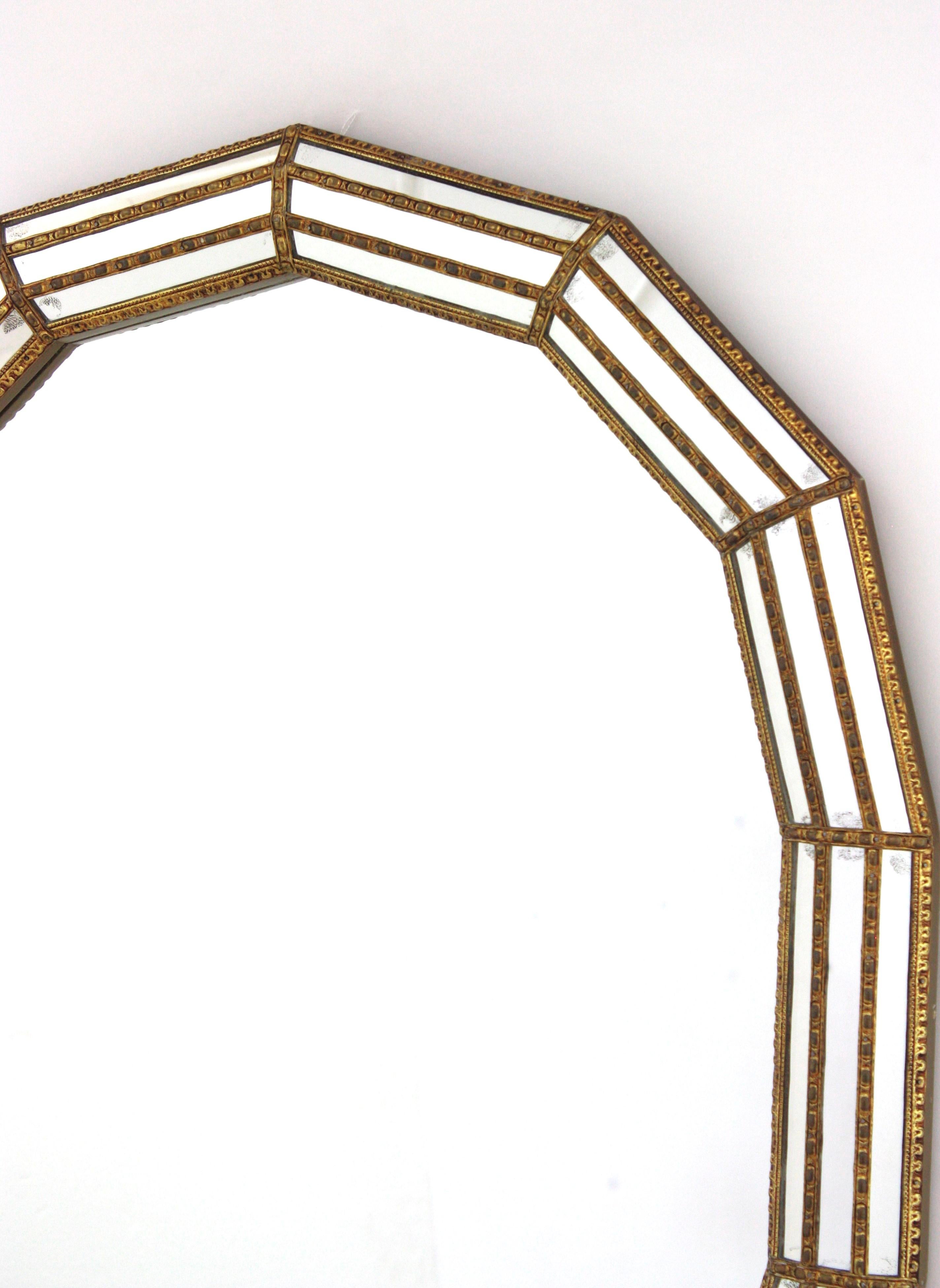 Specchio ovale moderno veneziano con dettagli in ottone, 1960 in vendita 8