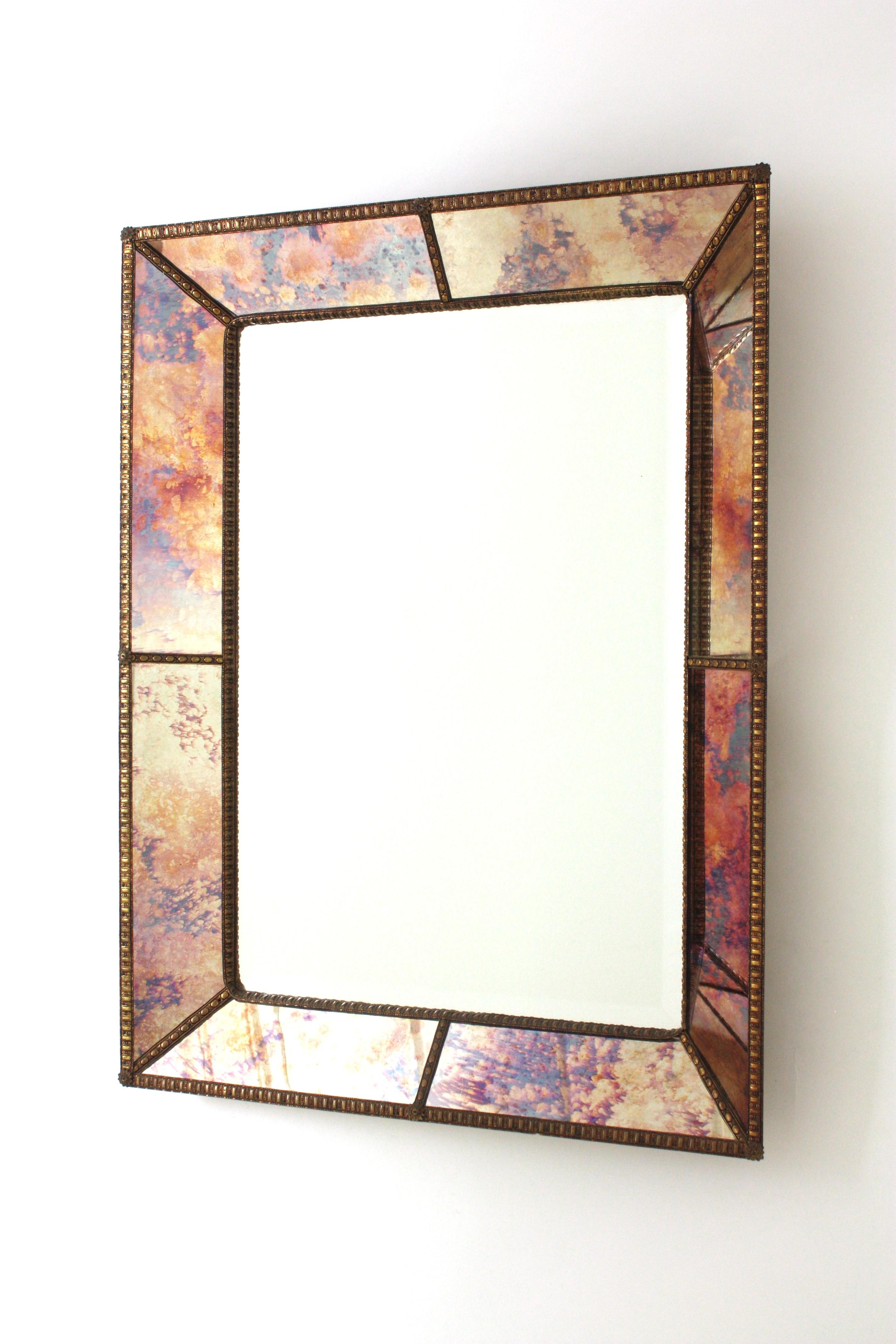Métal Miroir rectangulaire vénitien moderne, verre rose violet or bleu et laiton en vente