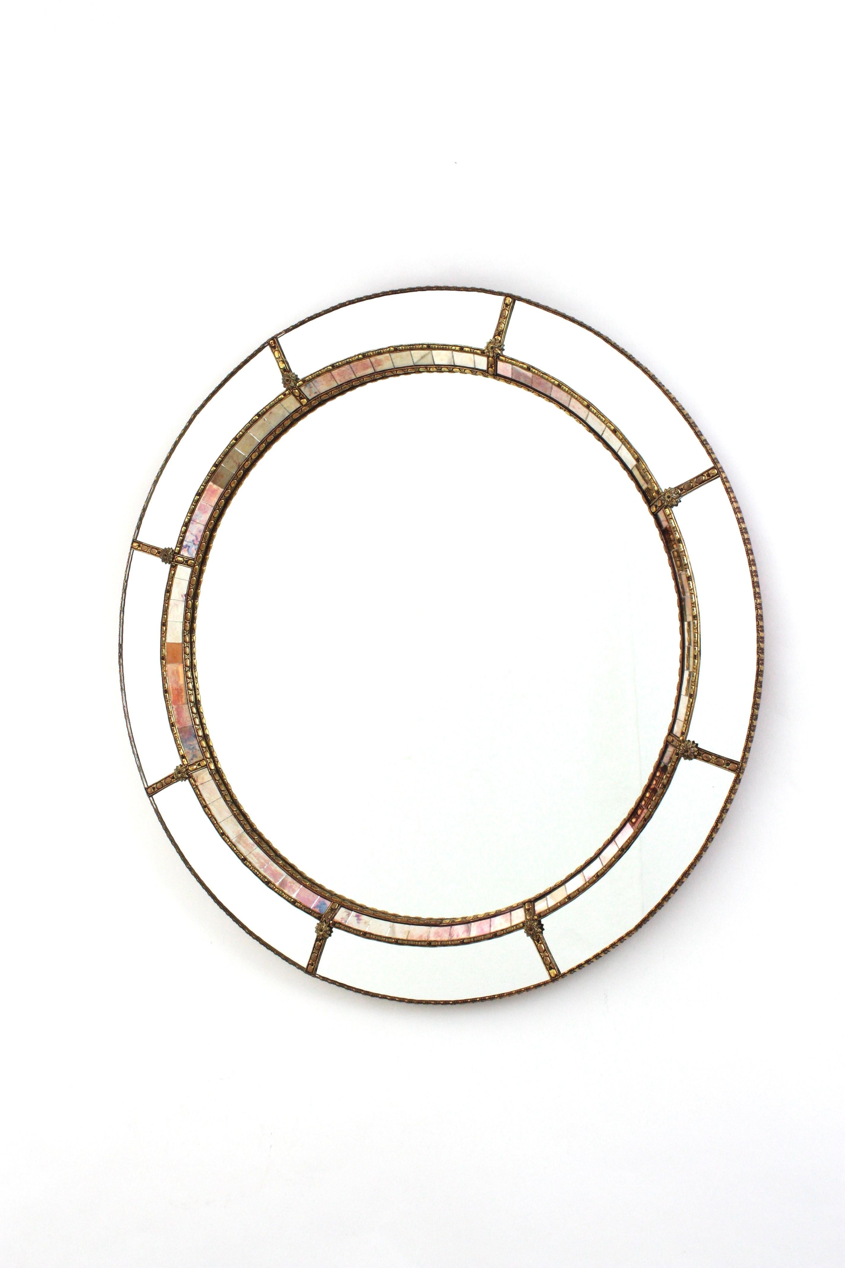 Venetian Modern Round Wall Mirror with Pink Purple Glass and Brass Details For Sale 4