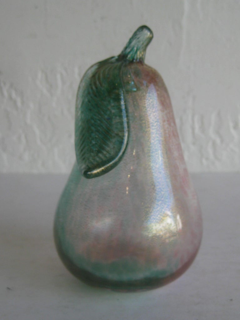 20th Century Venetian Murano Art Glass Pink and Green Figural Fruit Pear by Alfredo Barbini For Sale