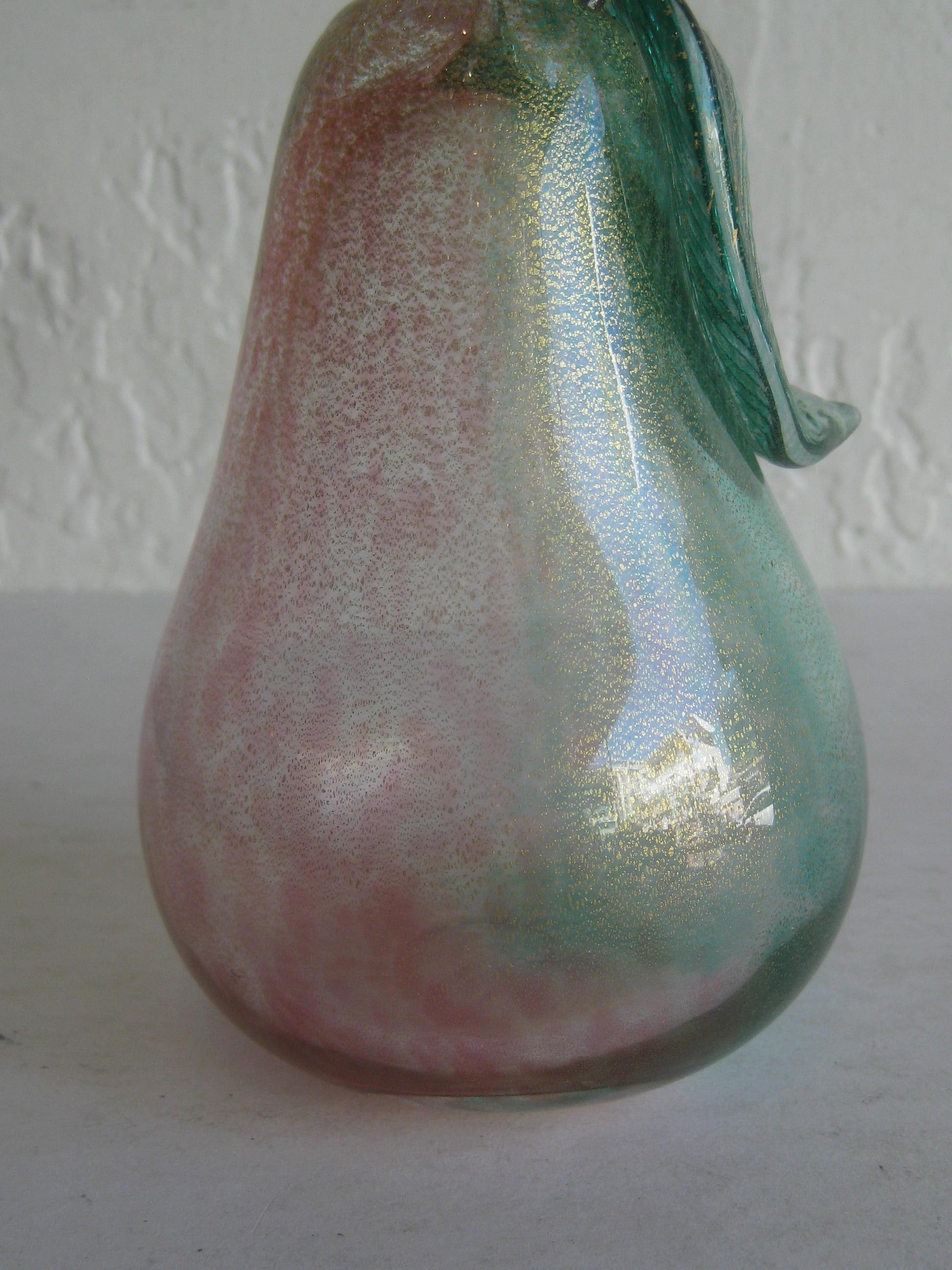 Venetian Murano Art Glass Pink and Green Figural Fruit Pear by Alfredo Barbini For Sale 5