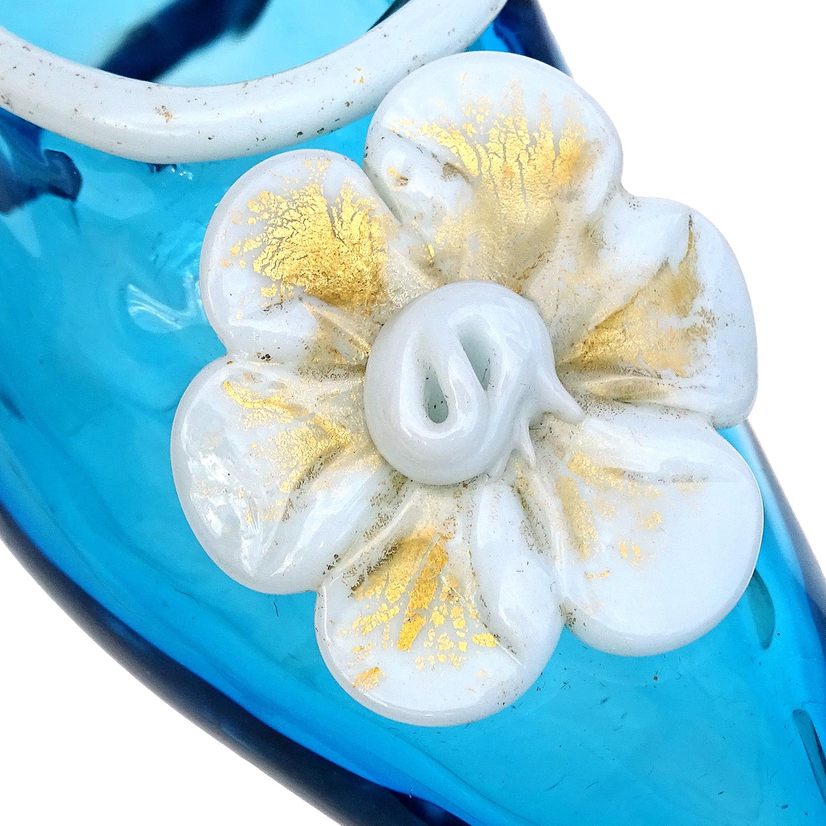 Art déco Chaussure de ballet vénitienne en verre d'art italien de Murano, bleu, blanc et paillettes d'or en vente