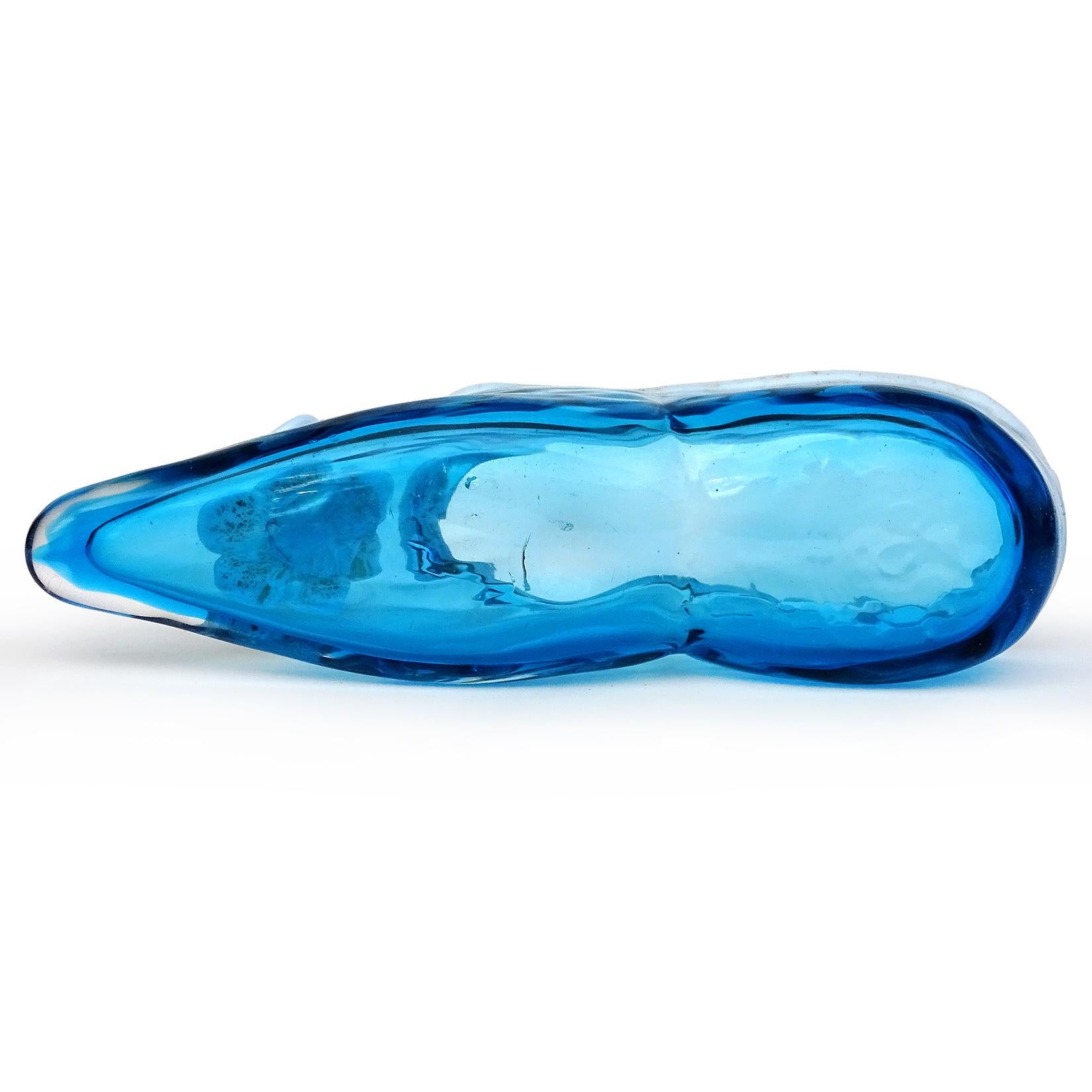 Zapatilla de ballet veneciana de cristal artístico italiano de Murano azul blanco con motas doradas Hecho a mano en venta