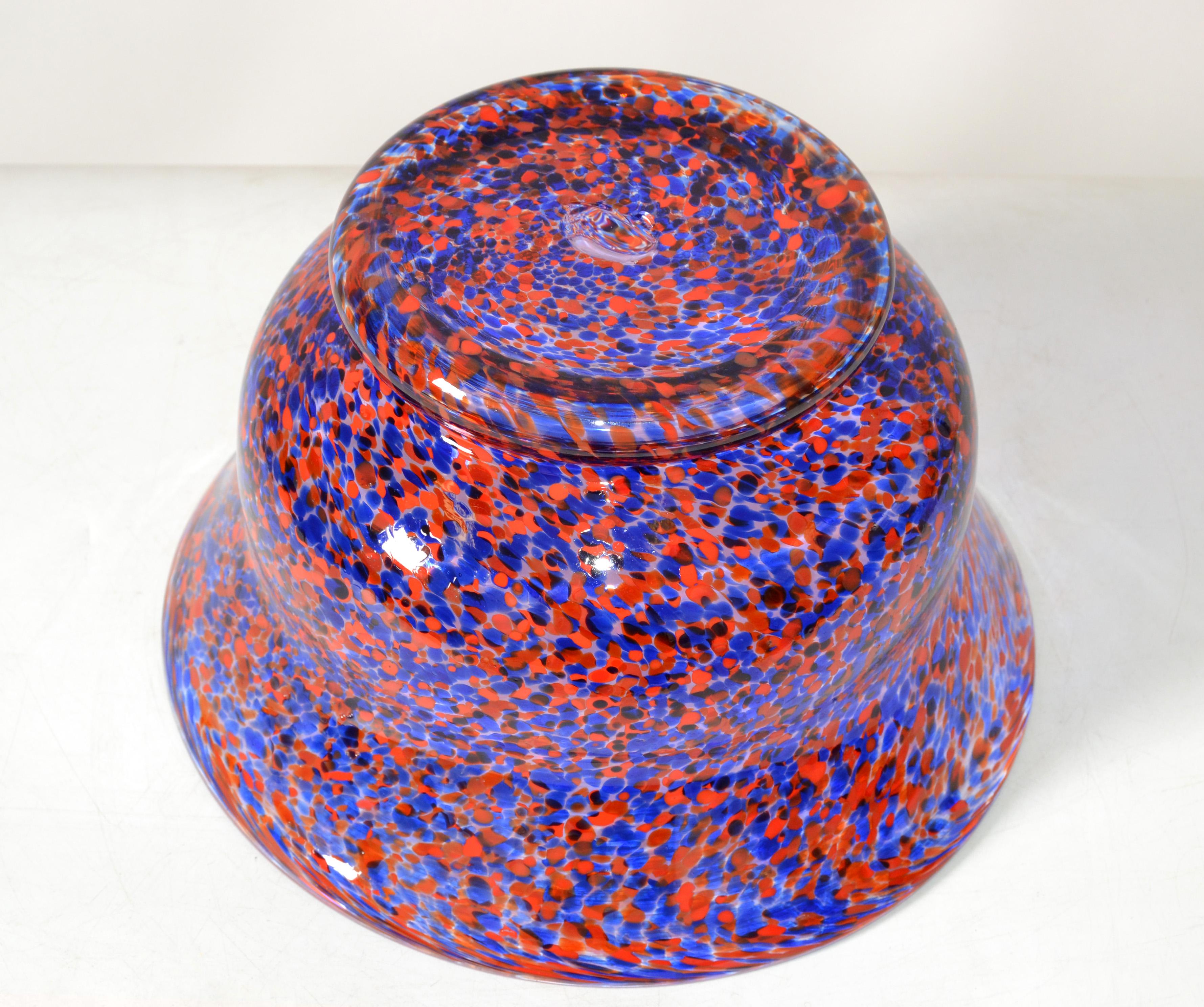 Venetian Murano Glass Bowl in Orange and Blue Sprinkles Italy 1970 In Good Condition For Sale In Miami, FL