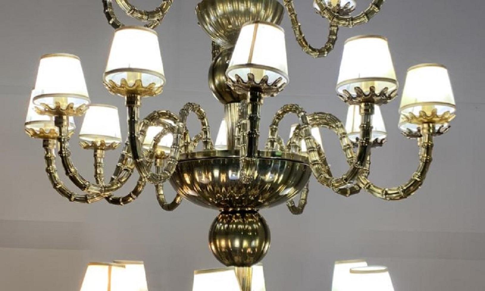 Late 20th Century Venetian Murano glass chandelier, Italy, circa 1980 For Sale