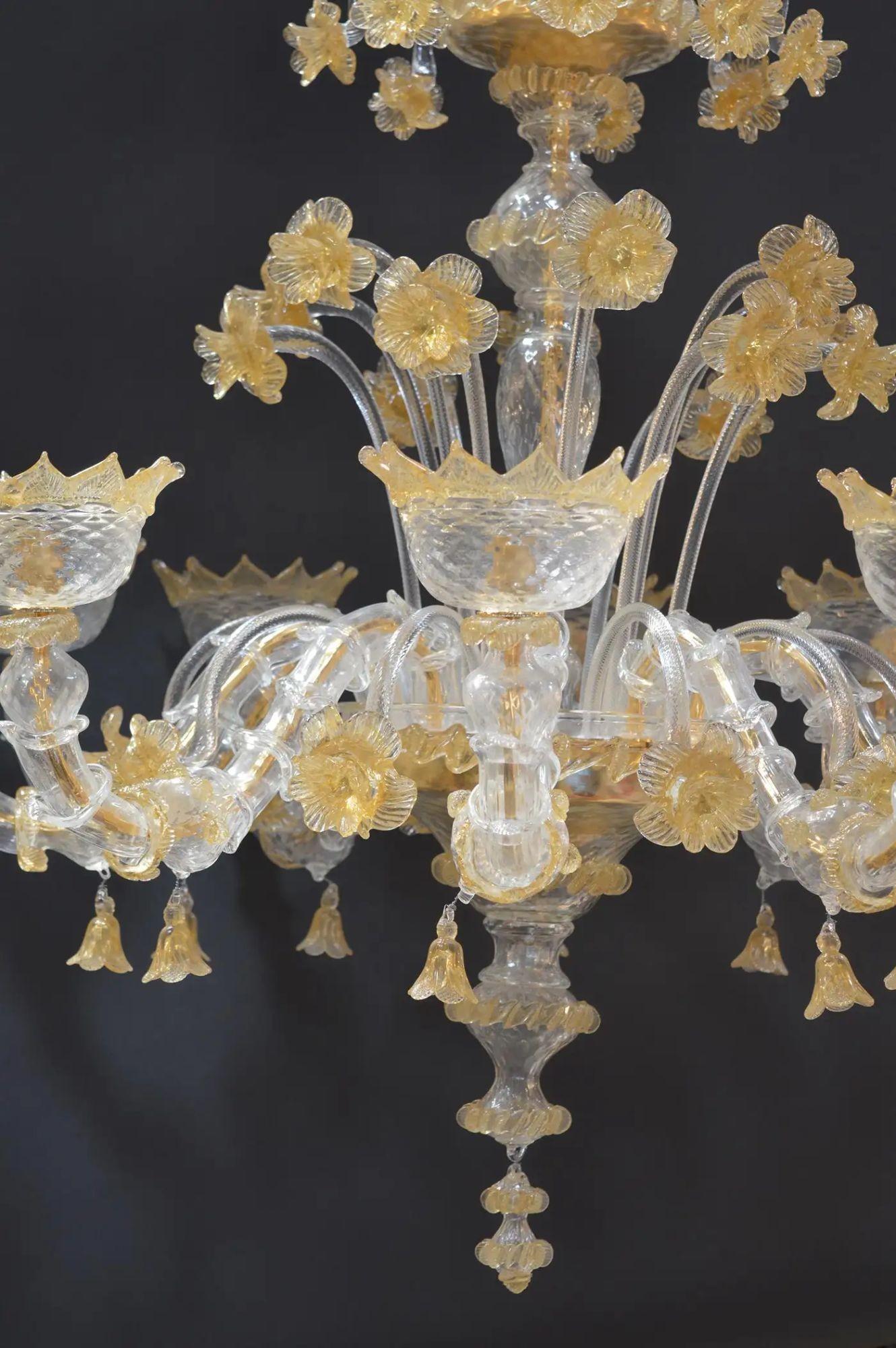 Italian Venetian Murano Glass Chandelier with Gold Flecked Floral Details, Italy 21st C. For Sale