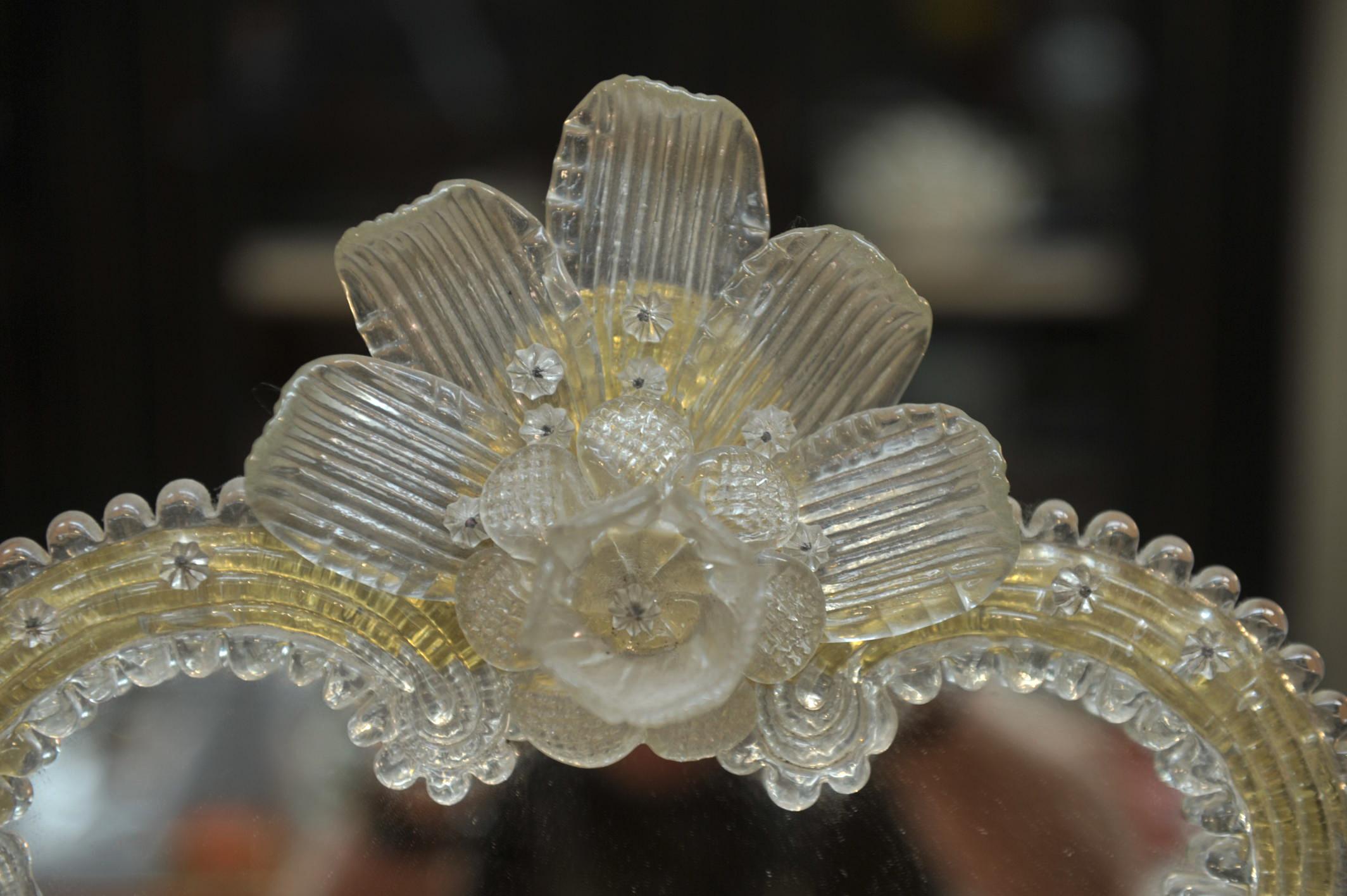Specchio in vetro di Murano giallo e trasparente, anni '30 1
