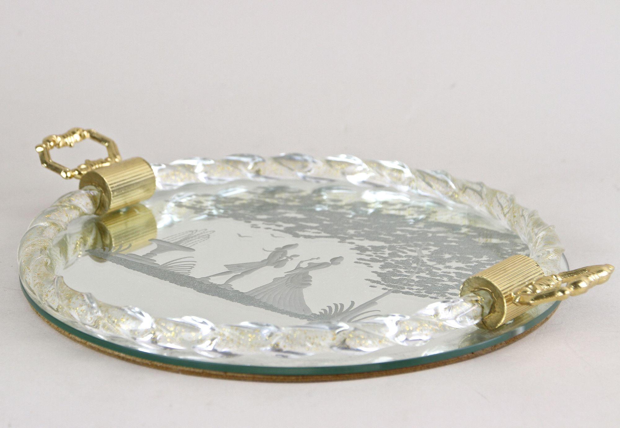 Bandeja/plato de cristal de Murano veneciano con grabados, escamas de oro de 24 quilates, IT ca. 1960 en venta 3