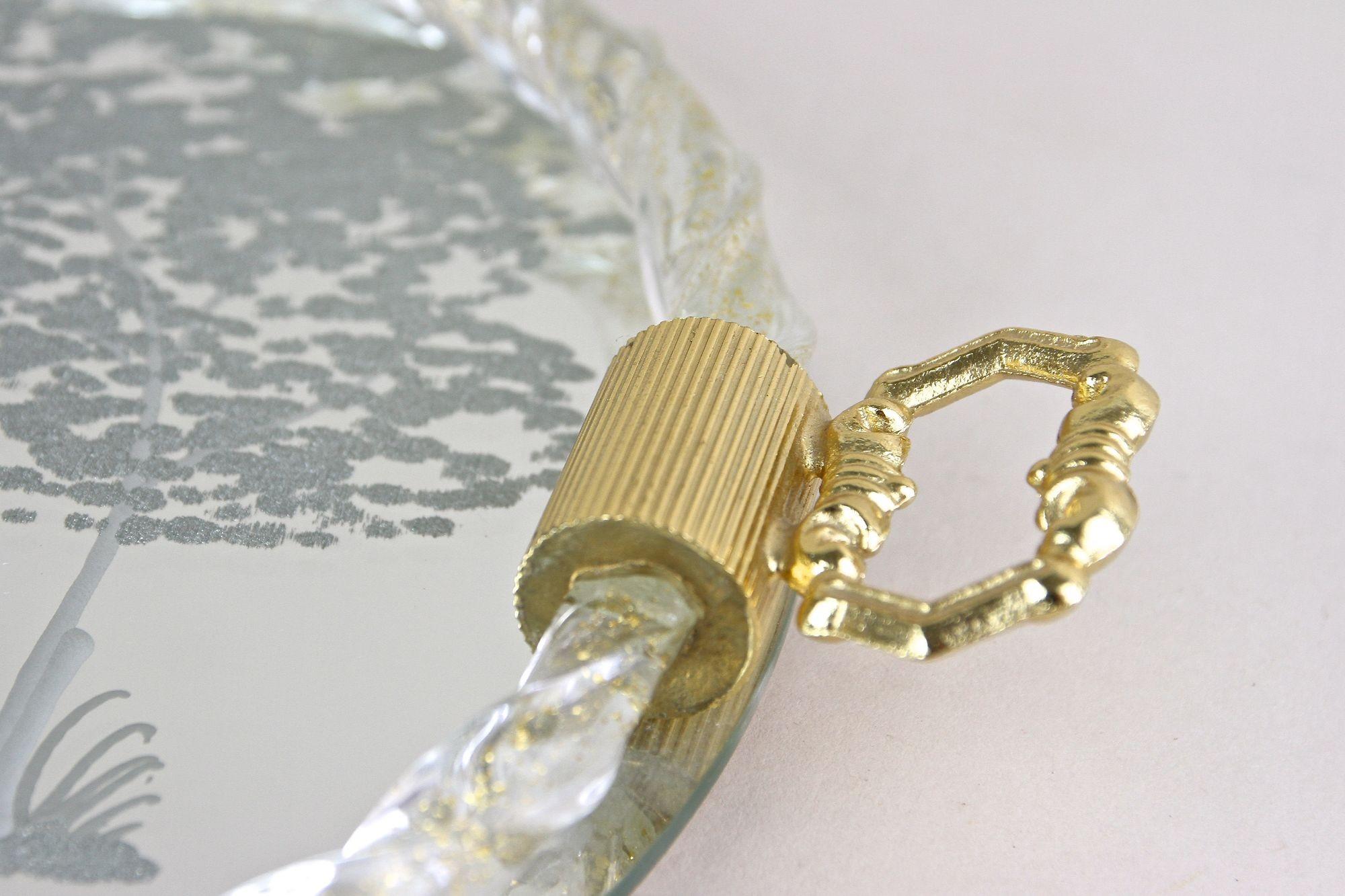 Bandeja/plato de cristal de Murano veneciano con grabados, escamas de oro de 24 quilates, IT ca. 1960 Renacimiento rococó en venta
