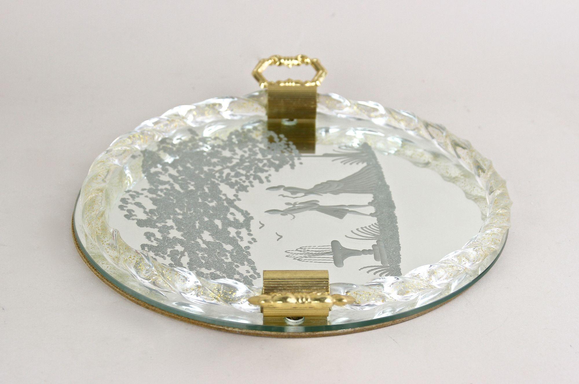 Bandeja/plato de cristal de Murano veneciano con grabados, escamas de oro de 24 quilates, IT ca. 1960 Metal en venta