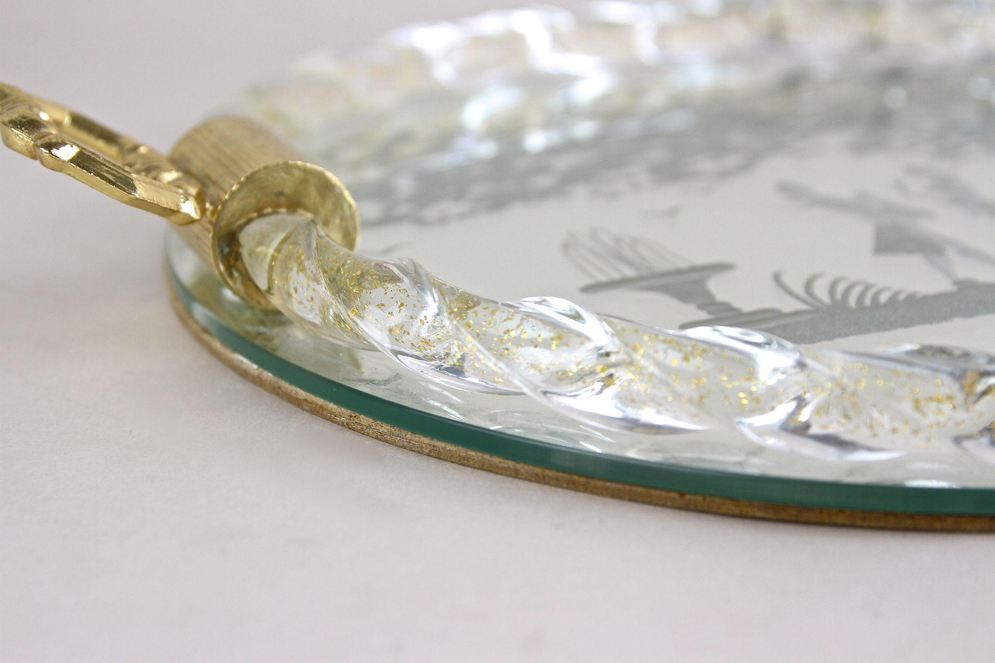 Bandeja/plato de cristal de Murano veneciano con grabados, escamas de oro de 24 quilates, IT ca. 1960 en venta 1