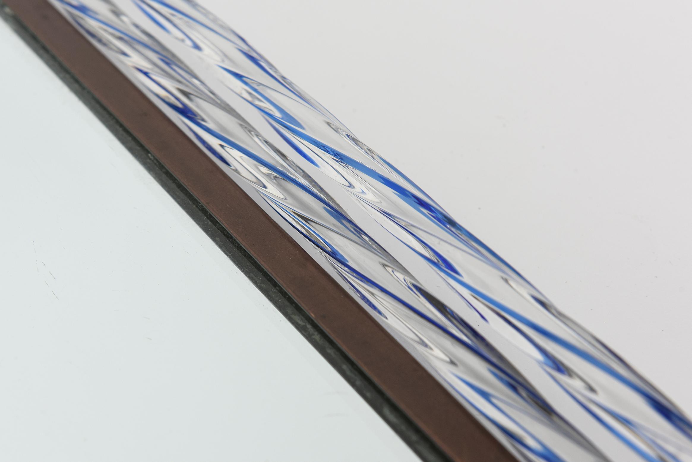 Venezianisches Muranoglas-Spiegeltablett mit gedrehten blauen Glasstäben und Messingbeschlägen im Angebot 4