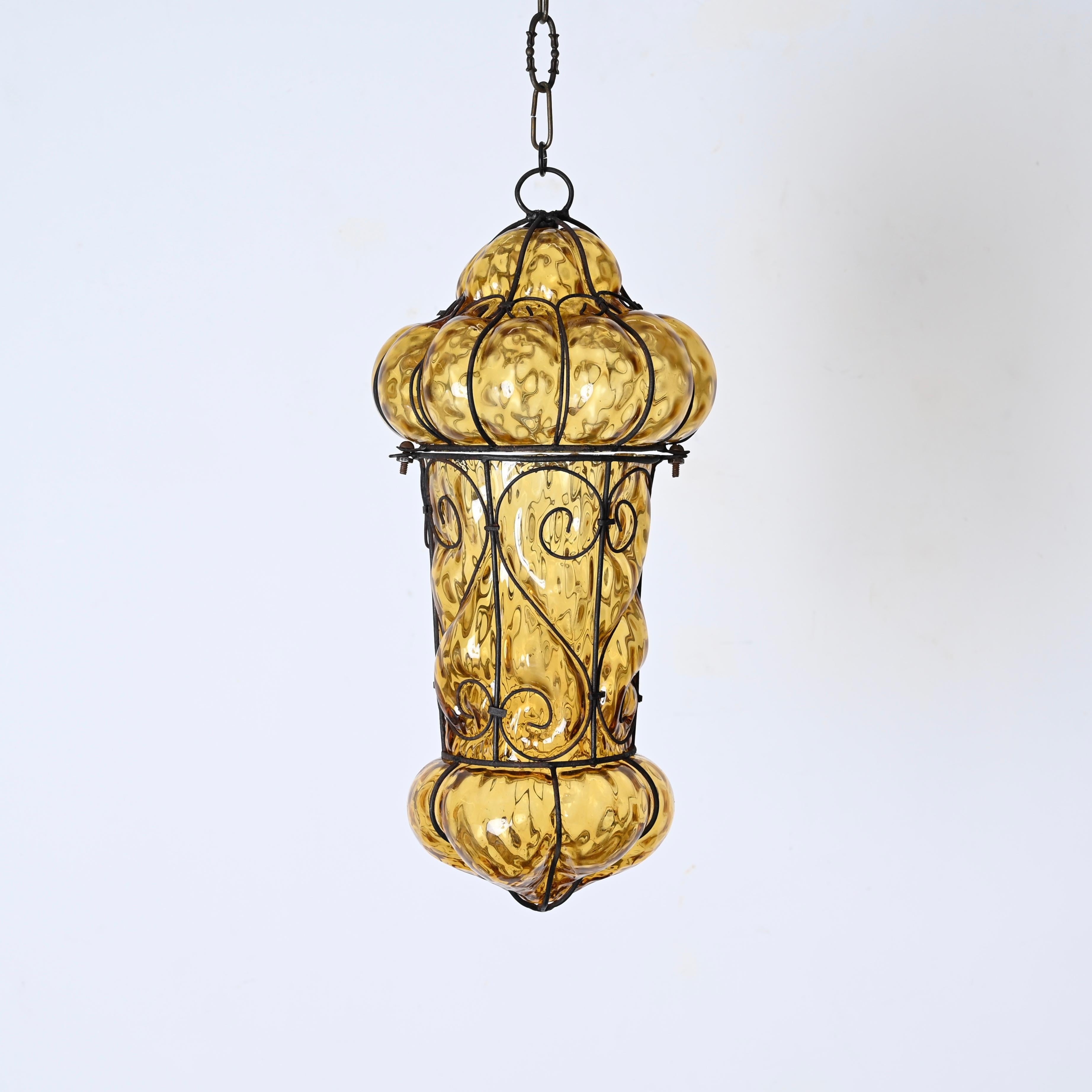 Mid-Century Modern Venetian Murano Mouthblown Amber Glass Chandelier with Iron Frame, Italy 1940s