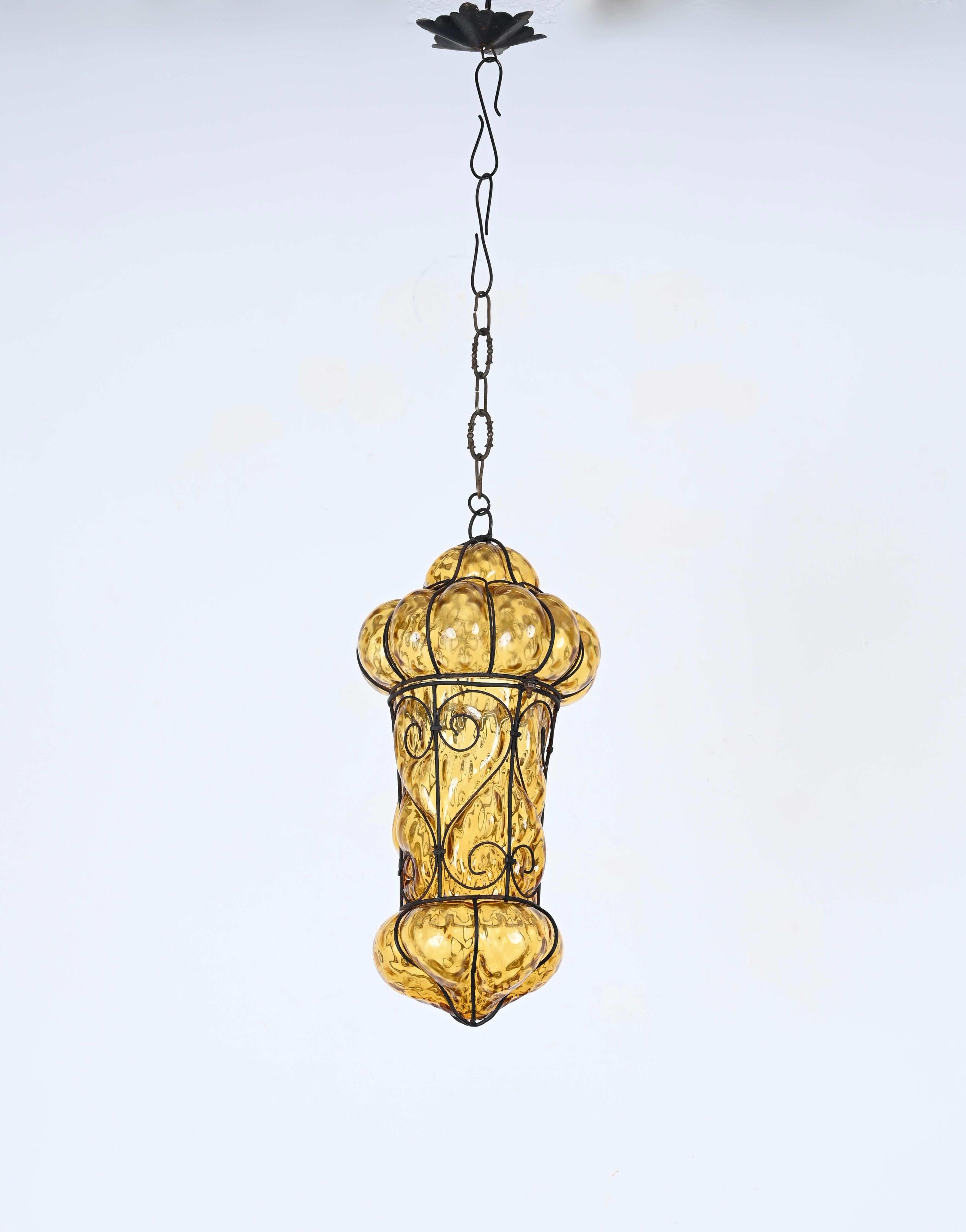 Venetian Murano Mouthblown Amber Glass Chandelier with Iron Frame, Italy 1940s 1