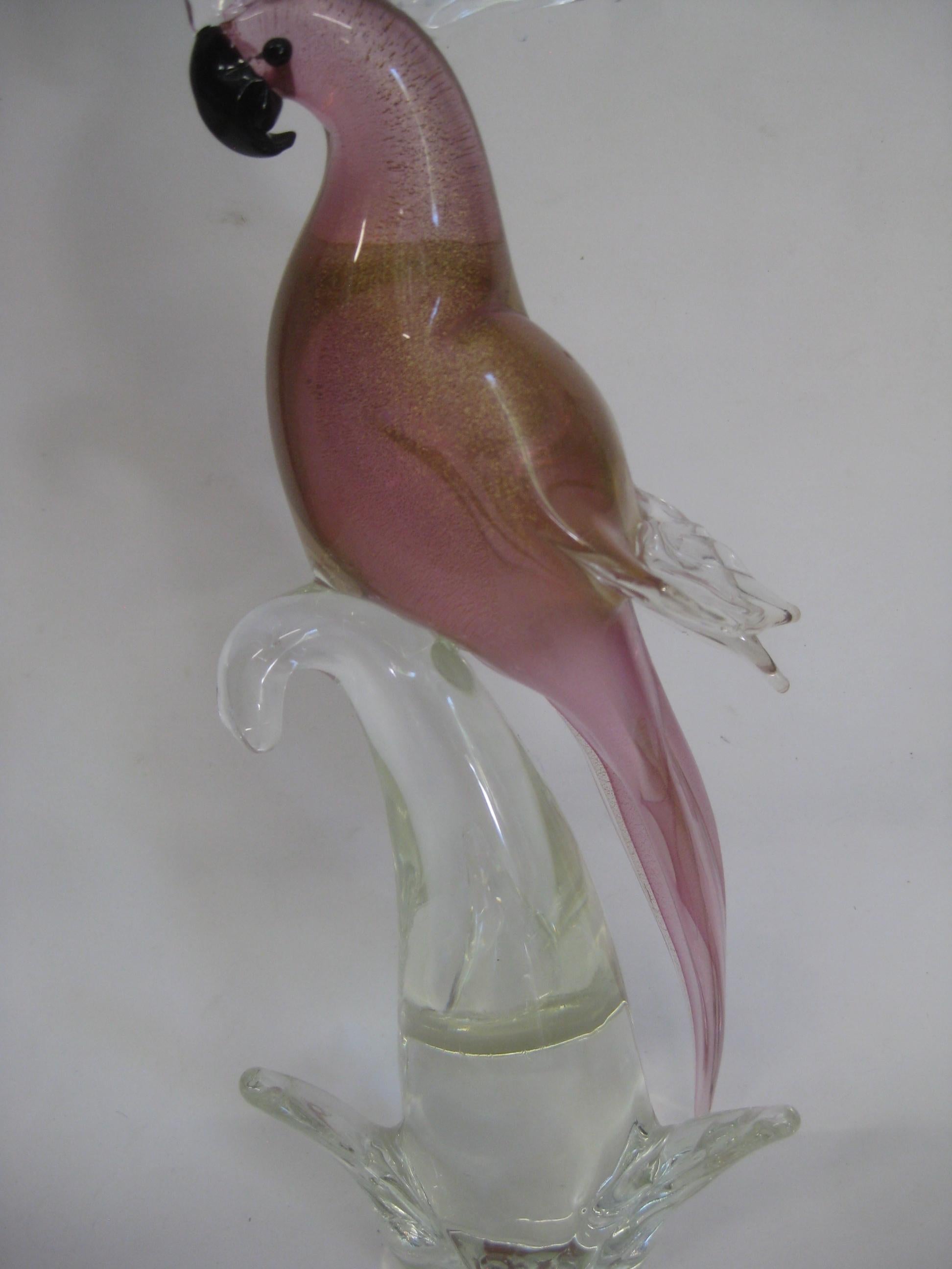 Exquisite Venetian Murano Formia Oggetti Italian Sommeroso Vetri art glass gold fleck hand blown figural cockatoo bird sculpture figure. Great form and color. Has gold fleck throughout. In excellent condition with no issues. No chips, no nicks and