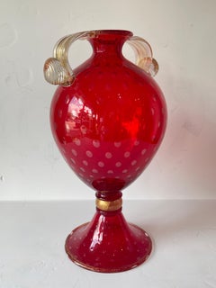 Venezianisches Murano Gefäß aus rotem und goldenem Glas mit Griffen, 19", 1960
