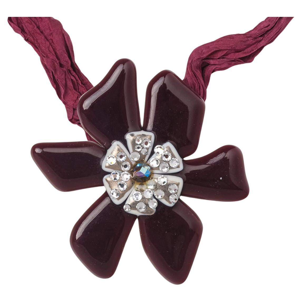 Altro Collana veneziana con fiore di vetro su seta in vendita