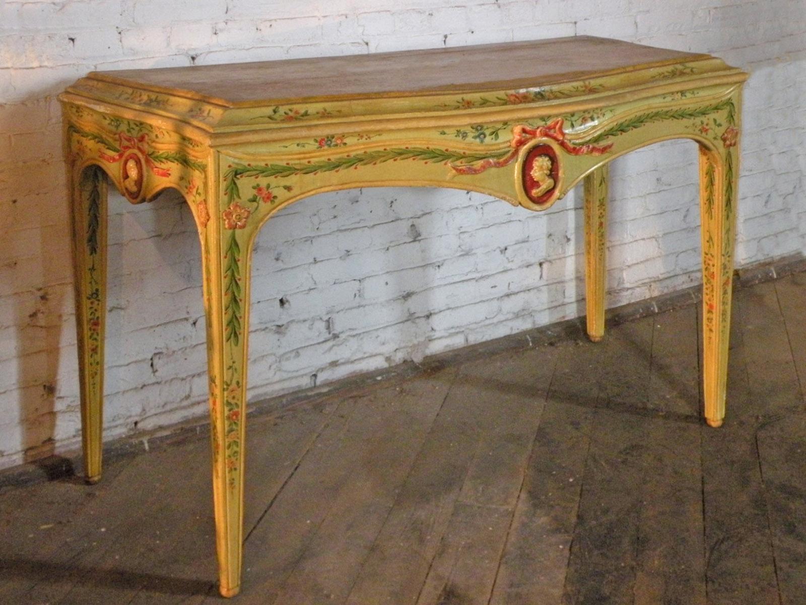 Venetian Neoclassical late 18th century Painted Console Table For Sale 3