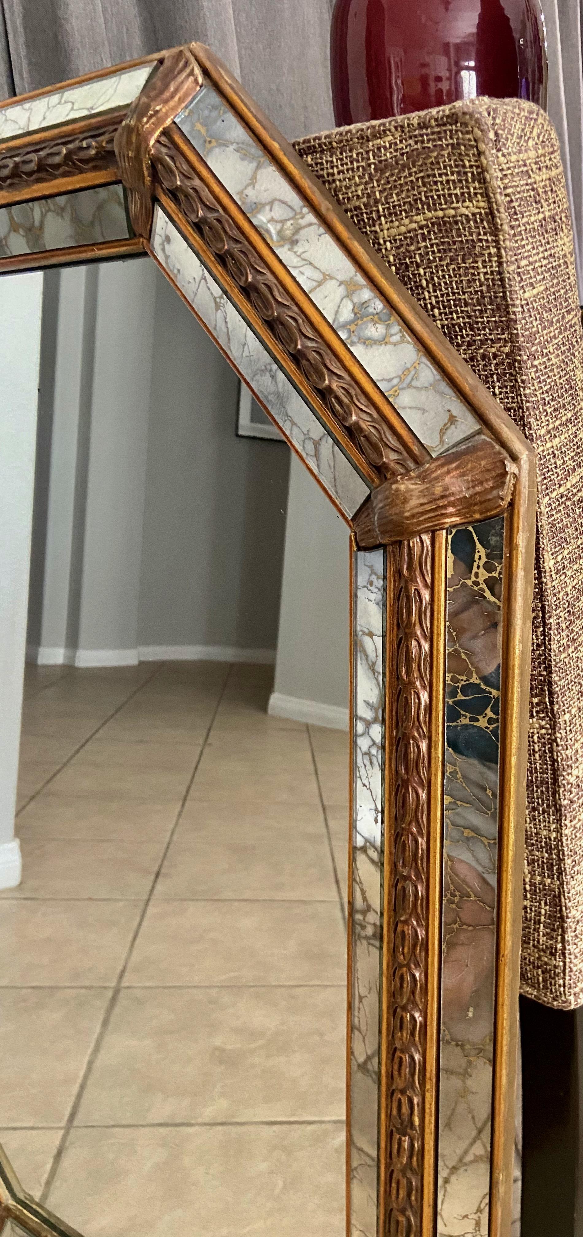 Venetian Octagonal Giltwood Gold Vain Wall Mirror For Sale 2