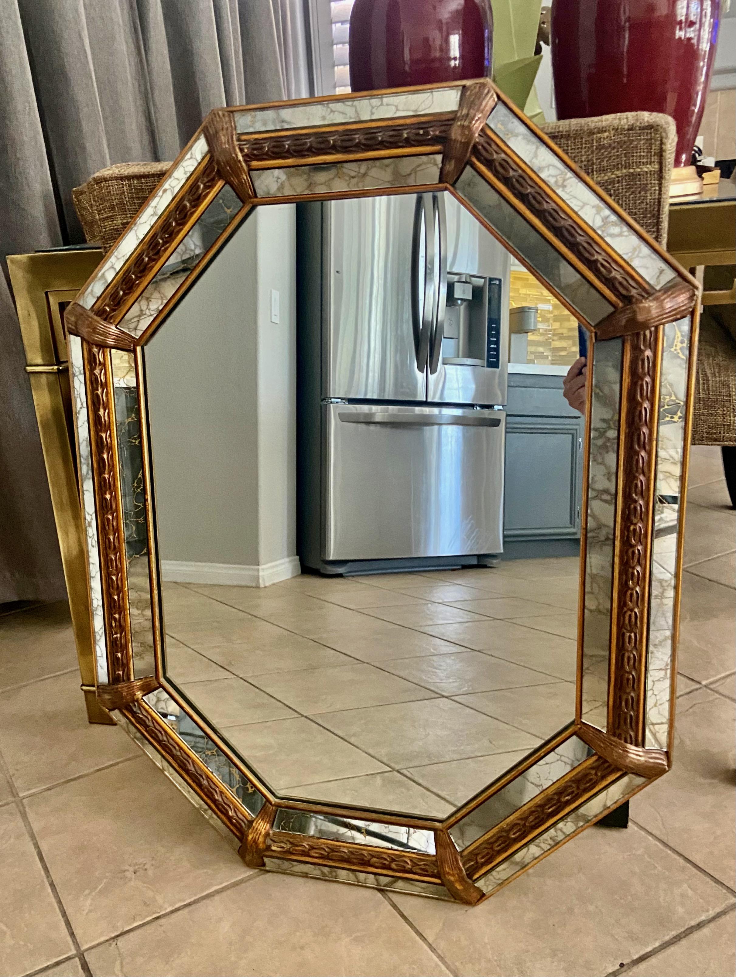 Venetian Octagonal Giltwood Gold Vain Wall Mirror For Sale 4
