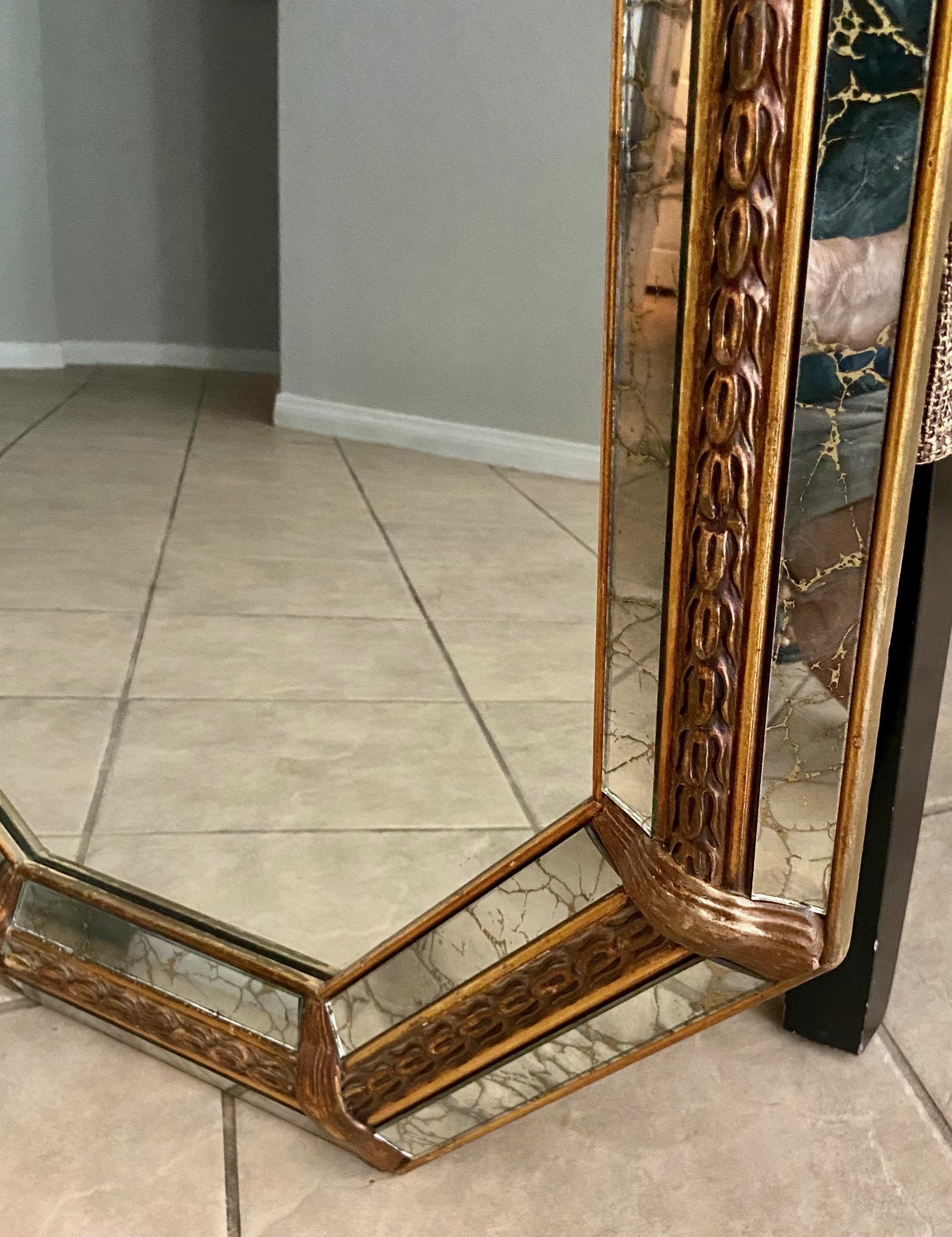 Venetian Octagonal Giltwood Gold Vain Wall Mirror For Sale 1