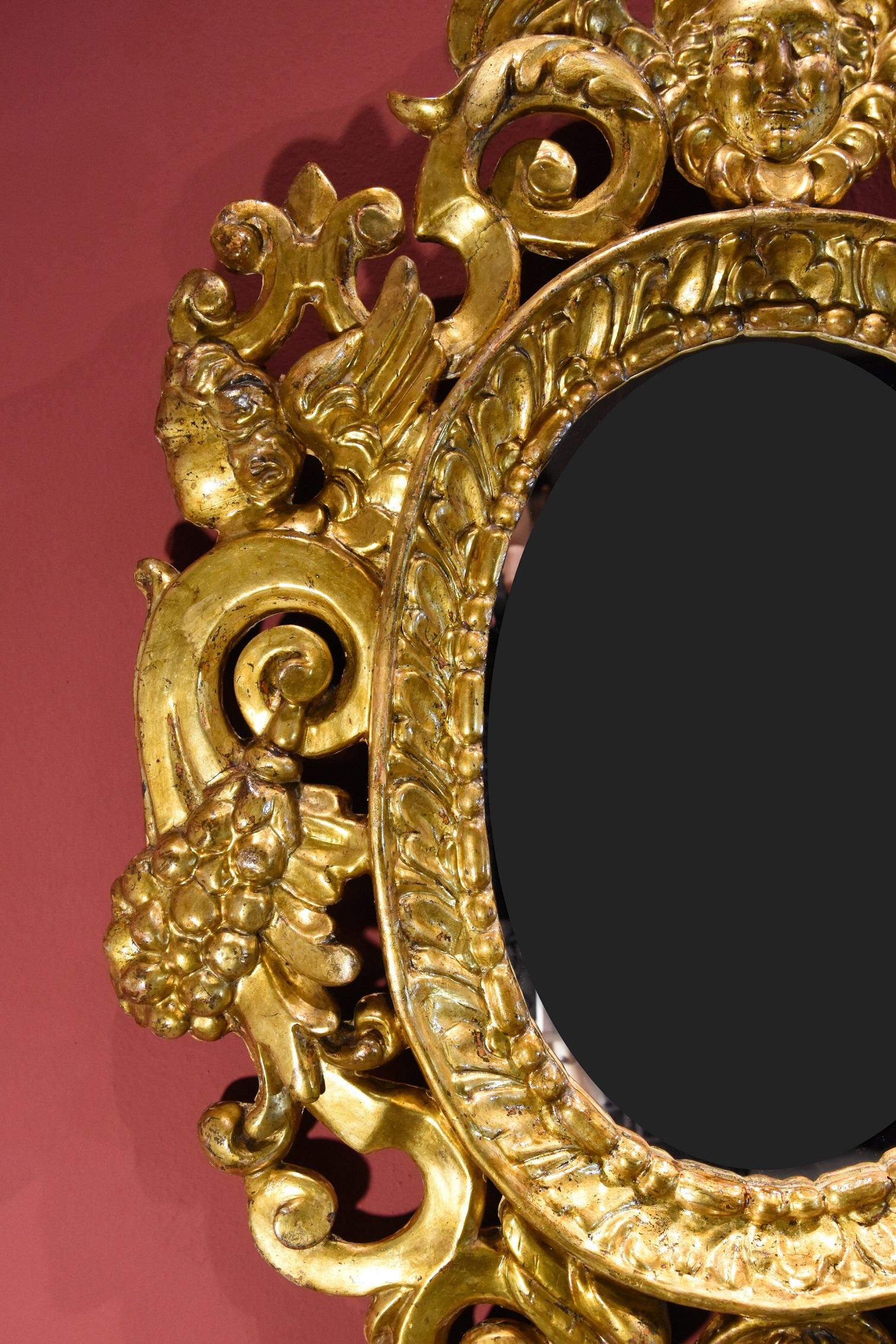 Pair Carved Gilded Mirrors Gold Wood Venice 18th Century Italy Quality Baroque For Sale 5