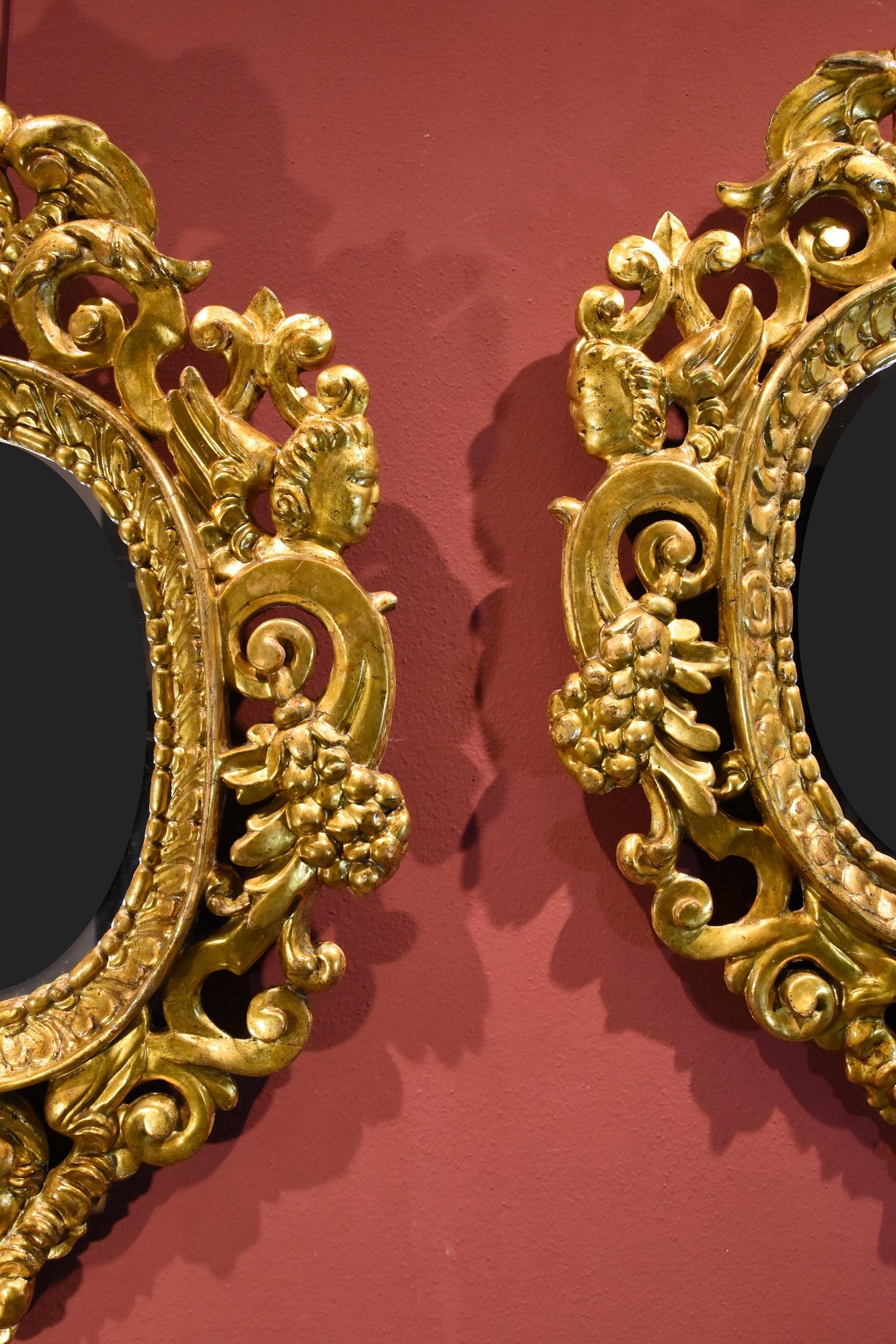 Pair Carved Gilded Mirrors Gold Wood Venice 18th Century Italy Quality Baroque For Sale 6