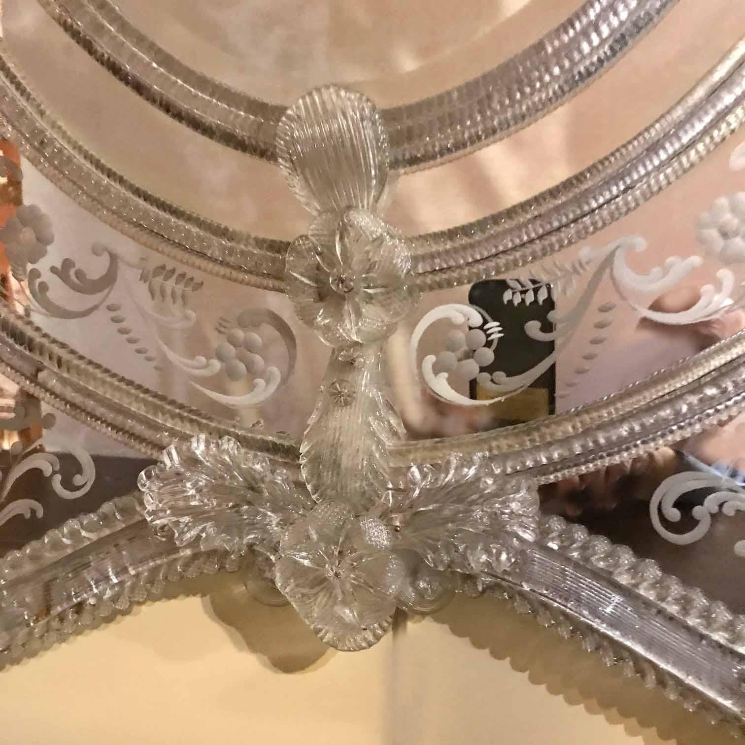 Miroir vénitien ovale en verre biseauté en vente 3