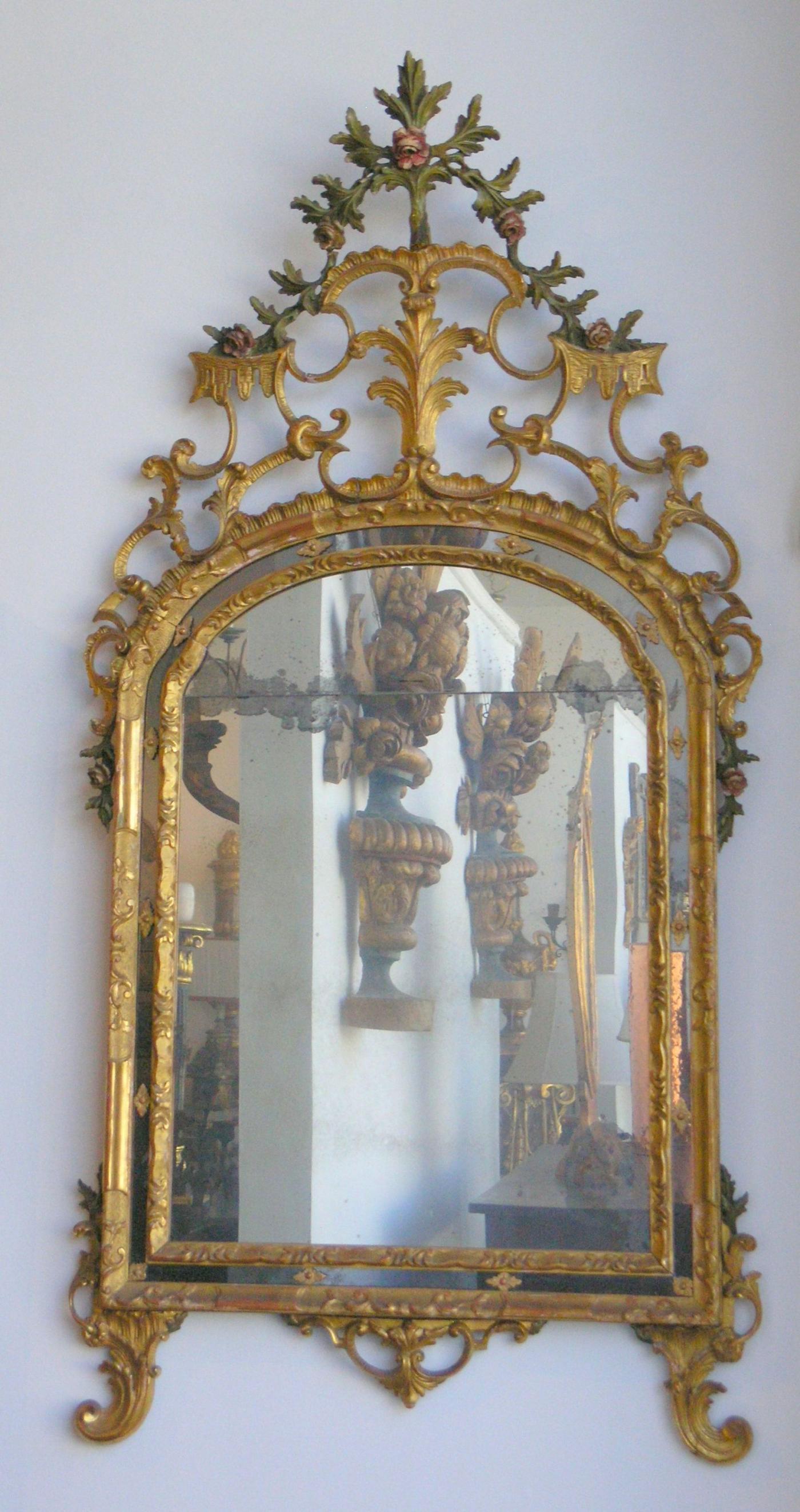 Spiegel aus venezianischer Malerei und Giltwood - CIRCA 1760 im Angebot 1