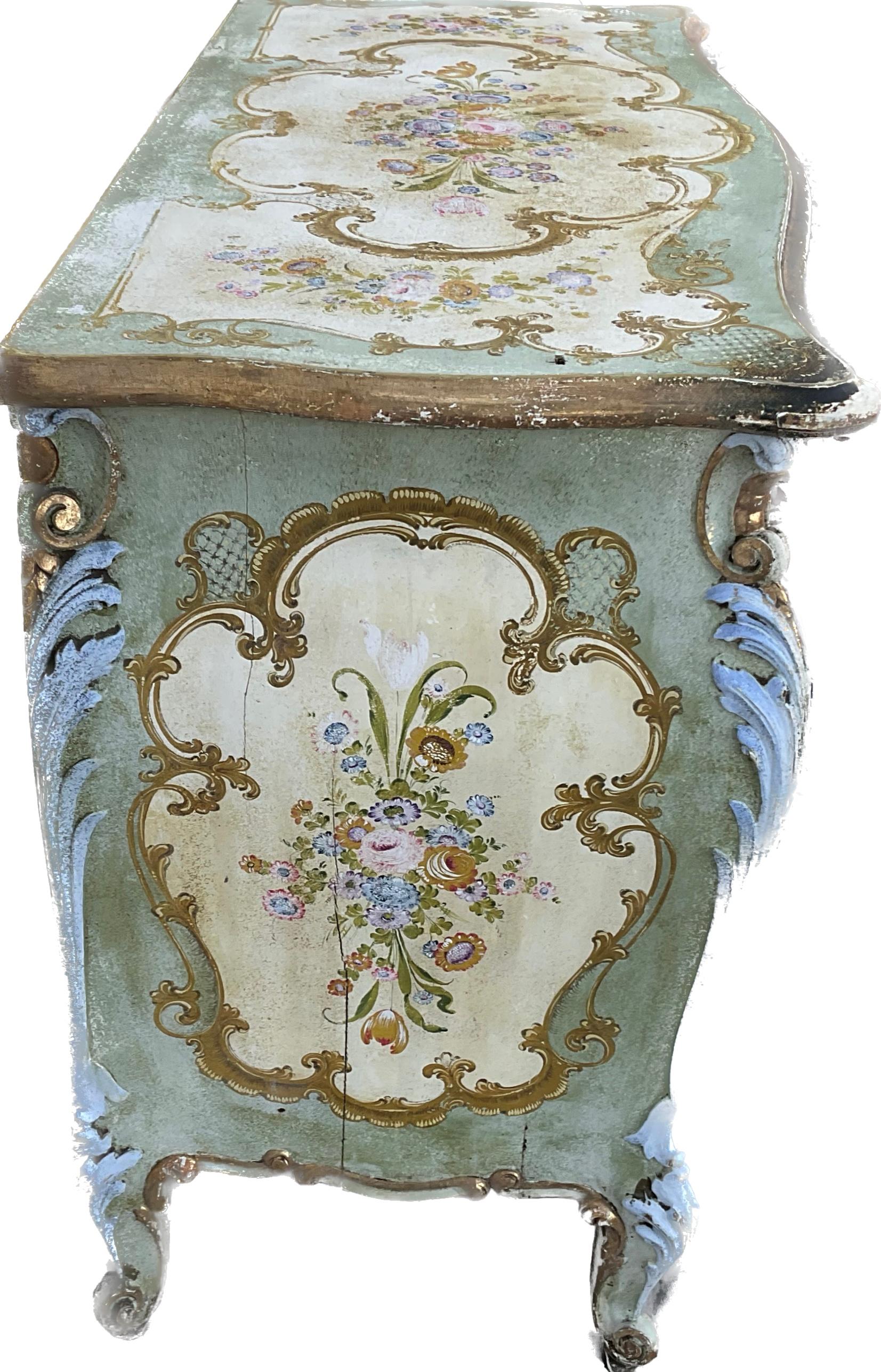 Venetian Painted Bombe' 3 Drawer Chest In Good Condition In Bradenton, FL