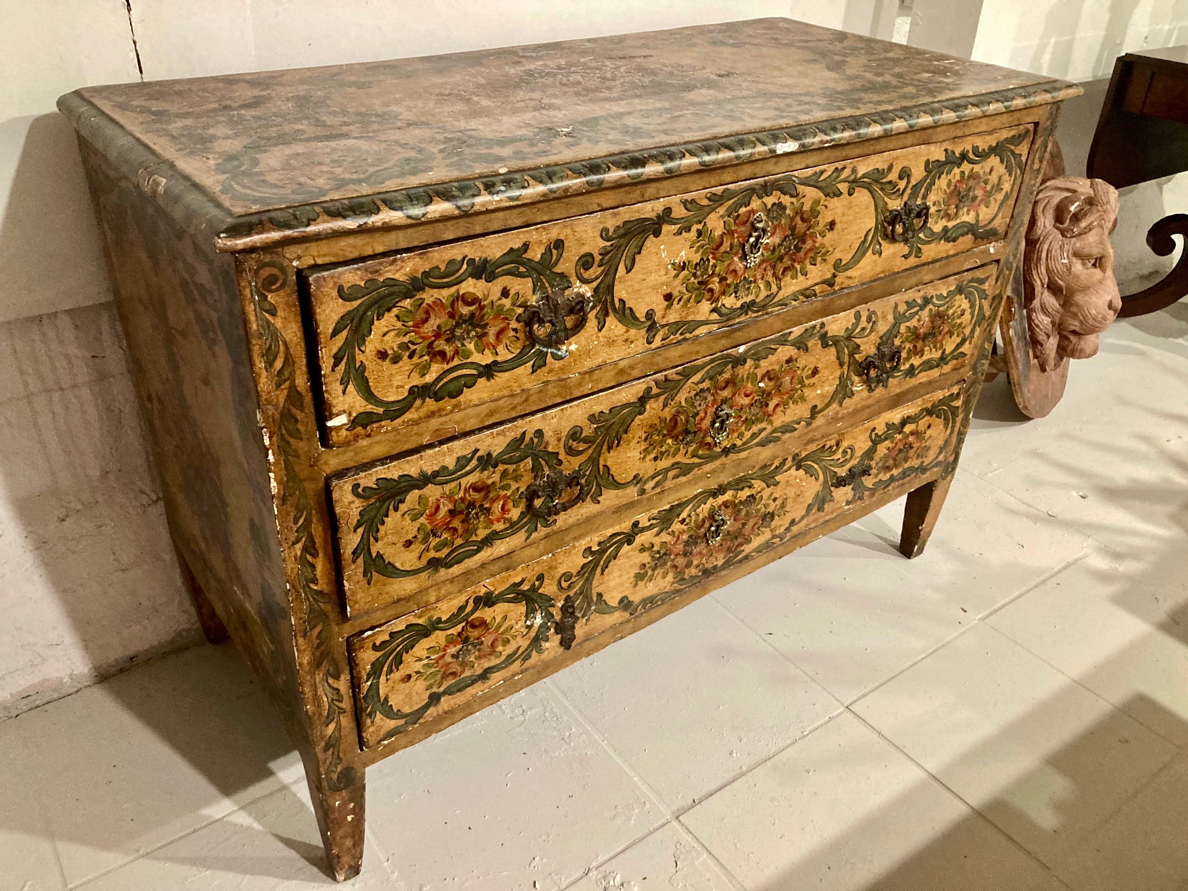 Venetian Painted Commode In Good Condition For Sale In Los Angeles, CA