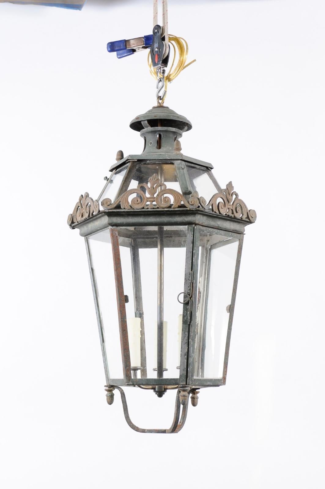 Venetian Painted Iron Street Lantern with 3 Lights, Late 19th Century For Sale 3