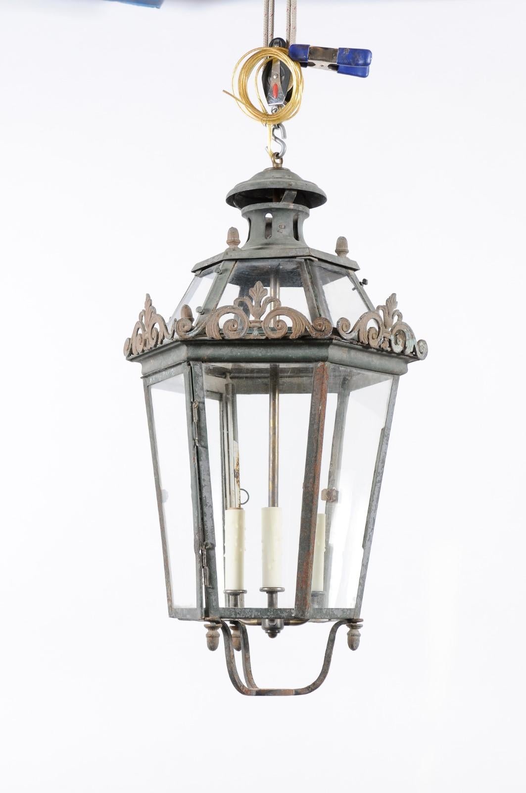  Venetian Painted Iron Street Lantern with 3 Lights, Late 19th Century For Sale 4