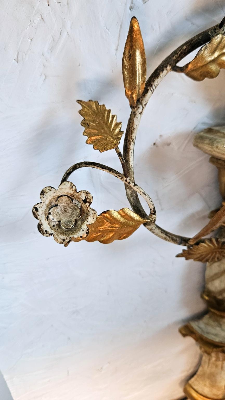 Venetian Pair of Italian Rococo Wall Sconces, 1950s in vendita 3